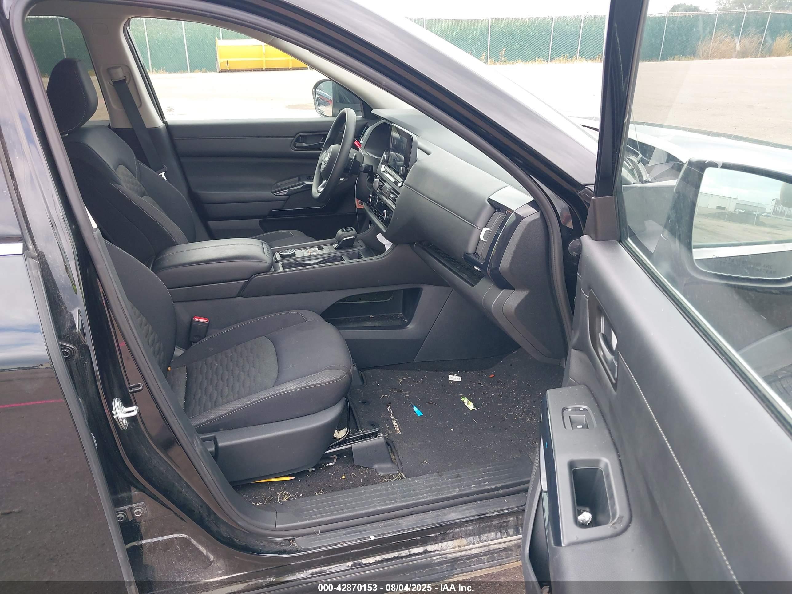 NISSAN PATHFINDER image 5