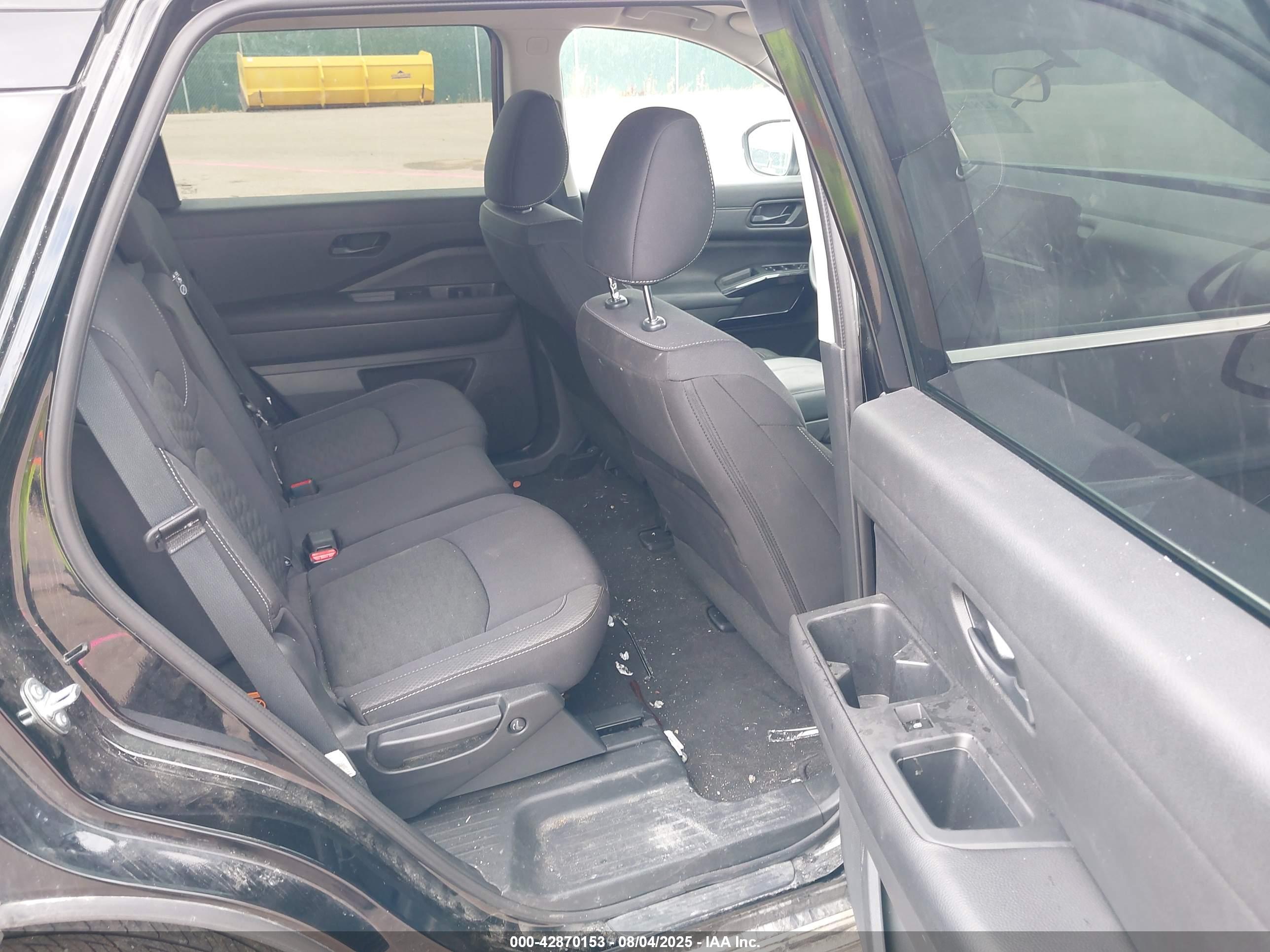 NISSAN PATHFINDER image 8