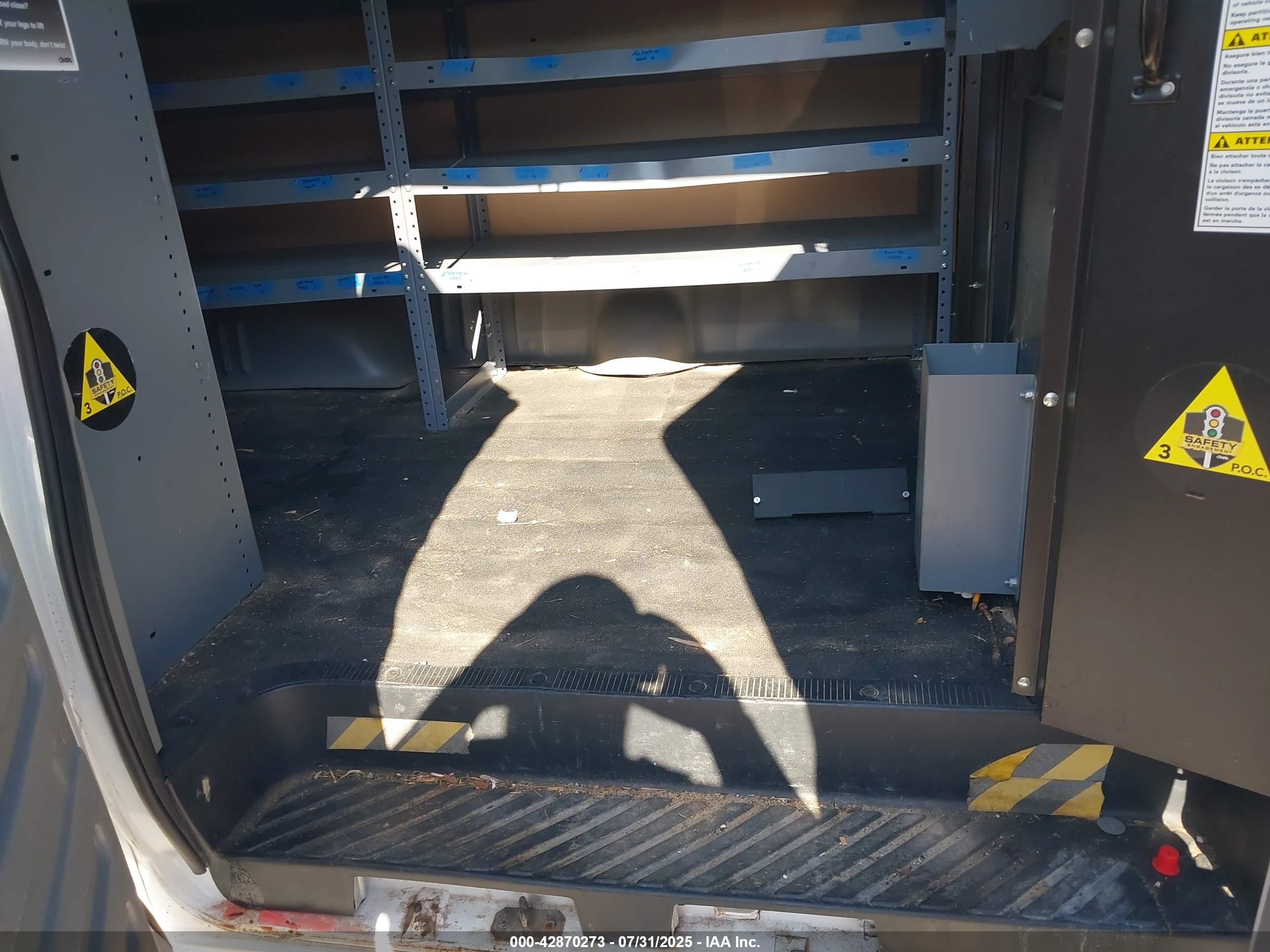 FORD E-150 image 8