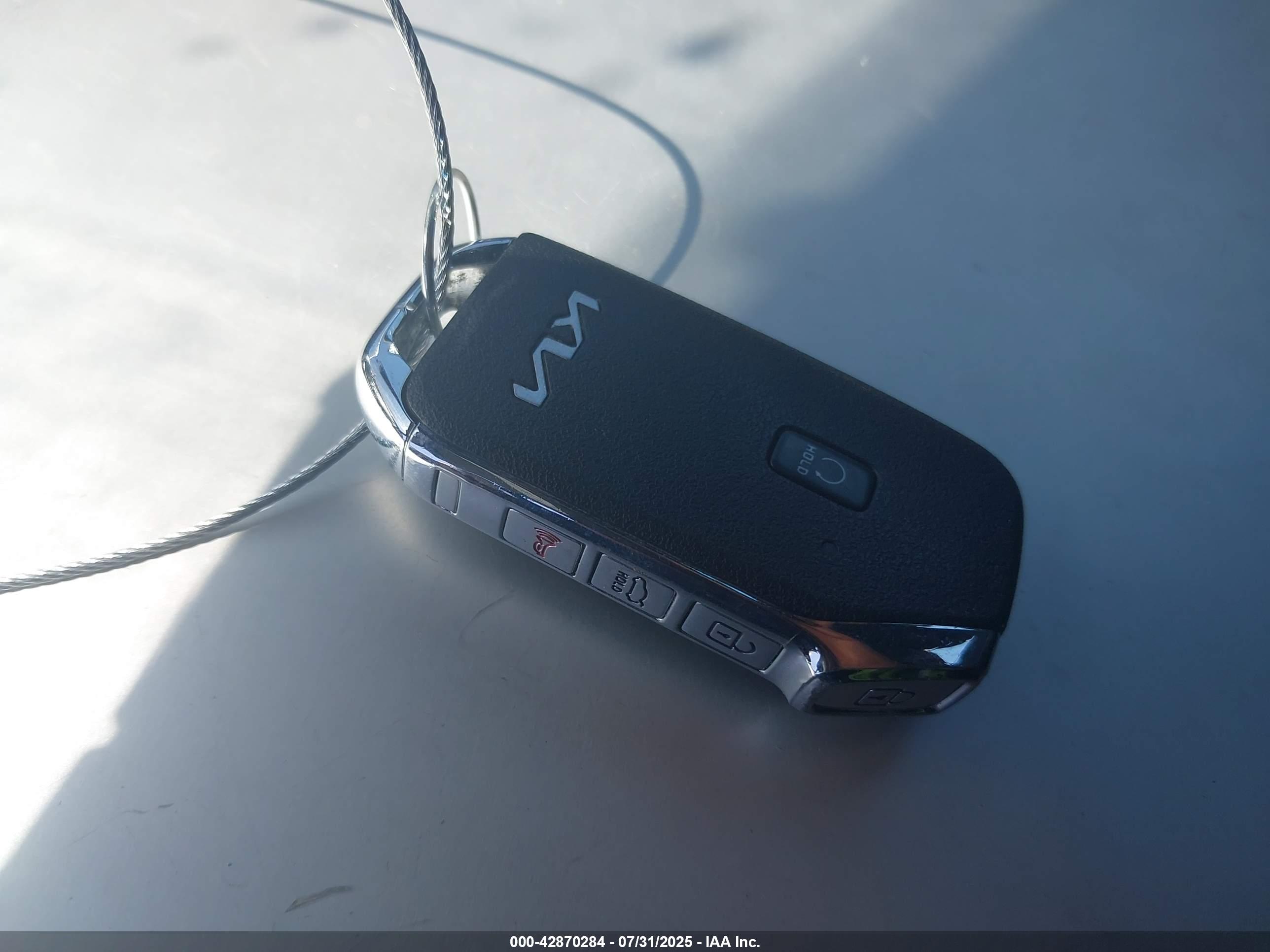 KIA K5 image 11