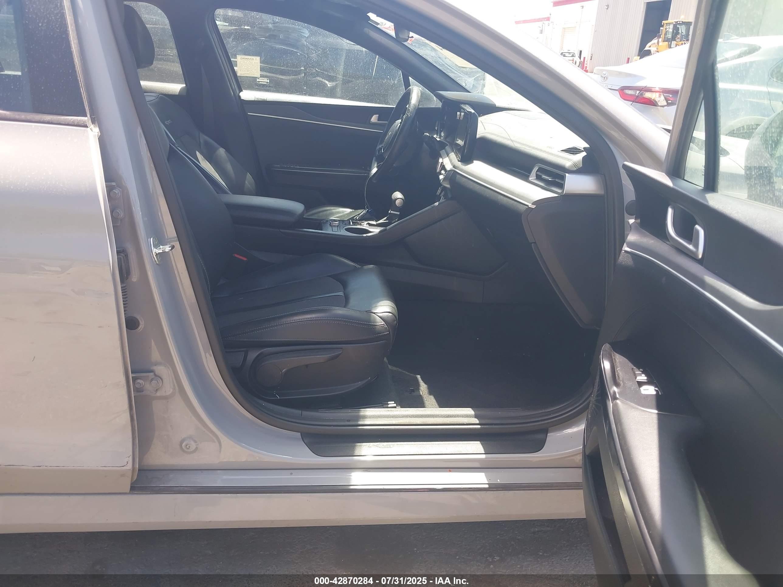 KIA K5 image 5