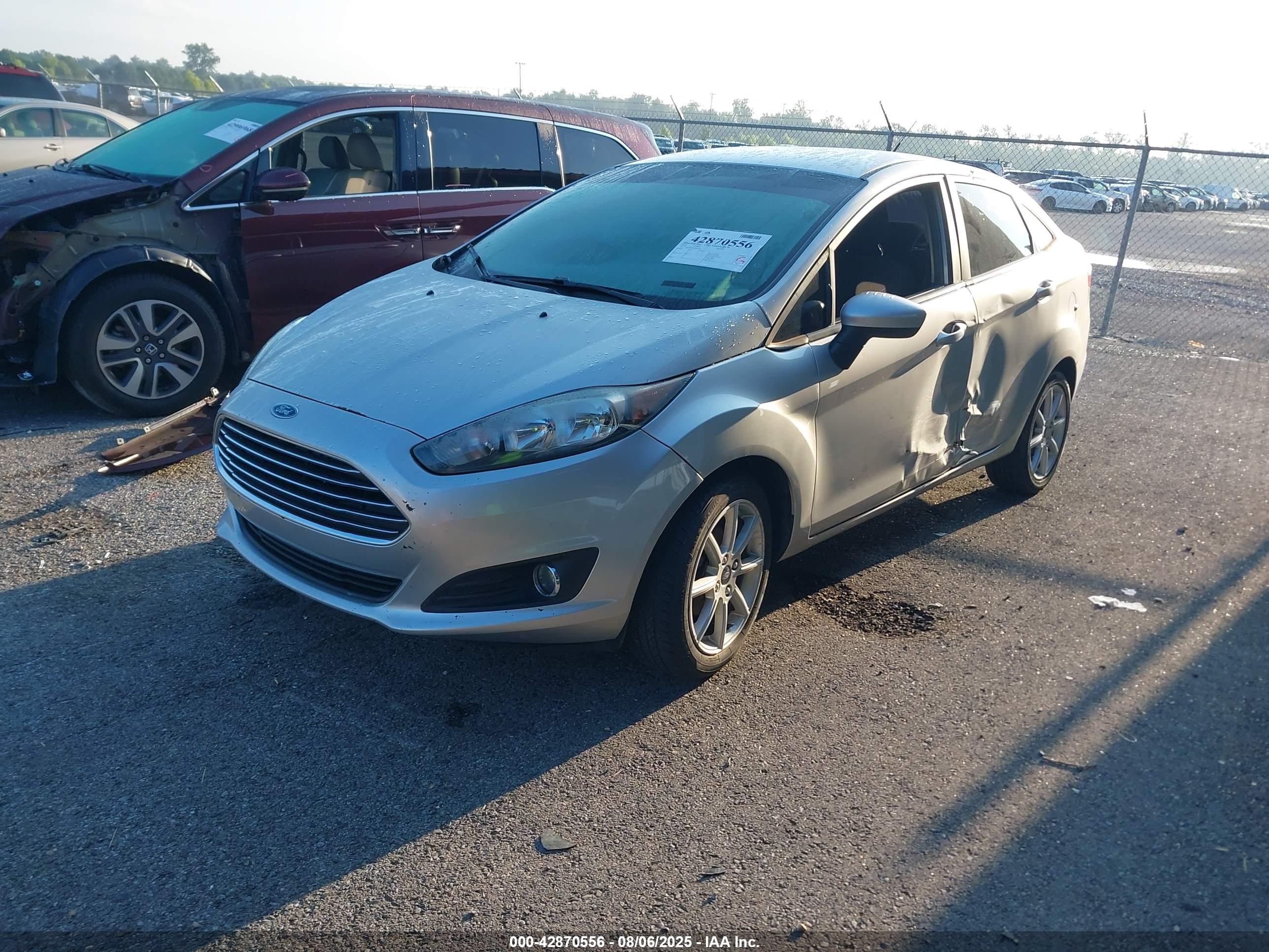 FORD FIESTA image 2