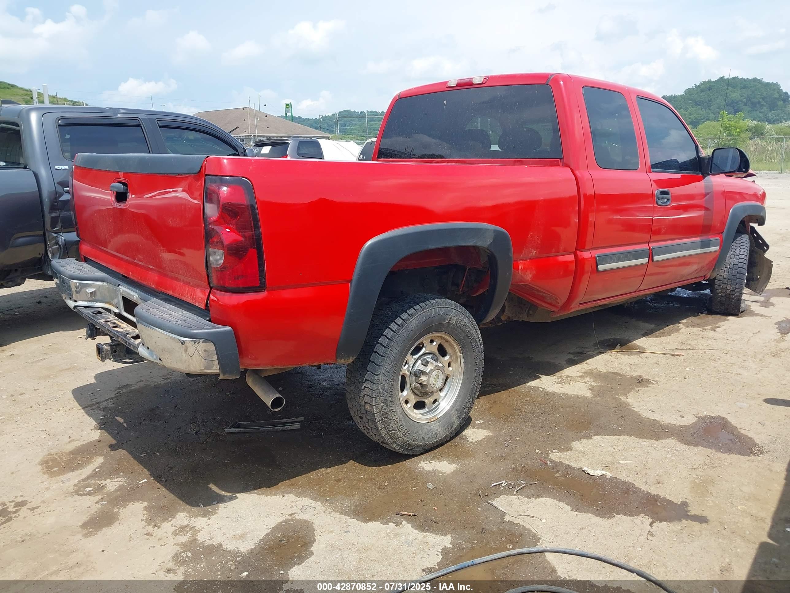 CHEVROLET SILVERADO image 4
