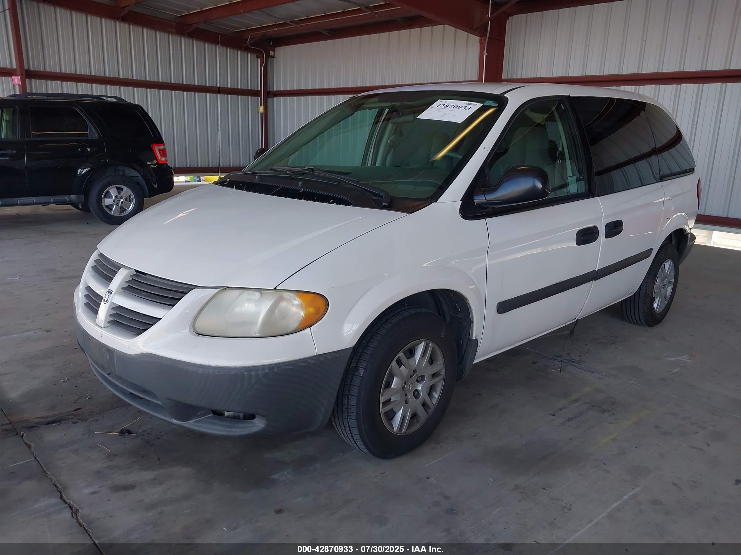 DODGE CARAVAN image 2