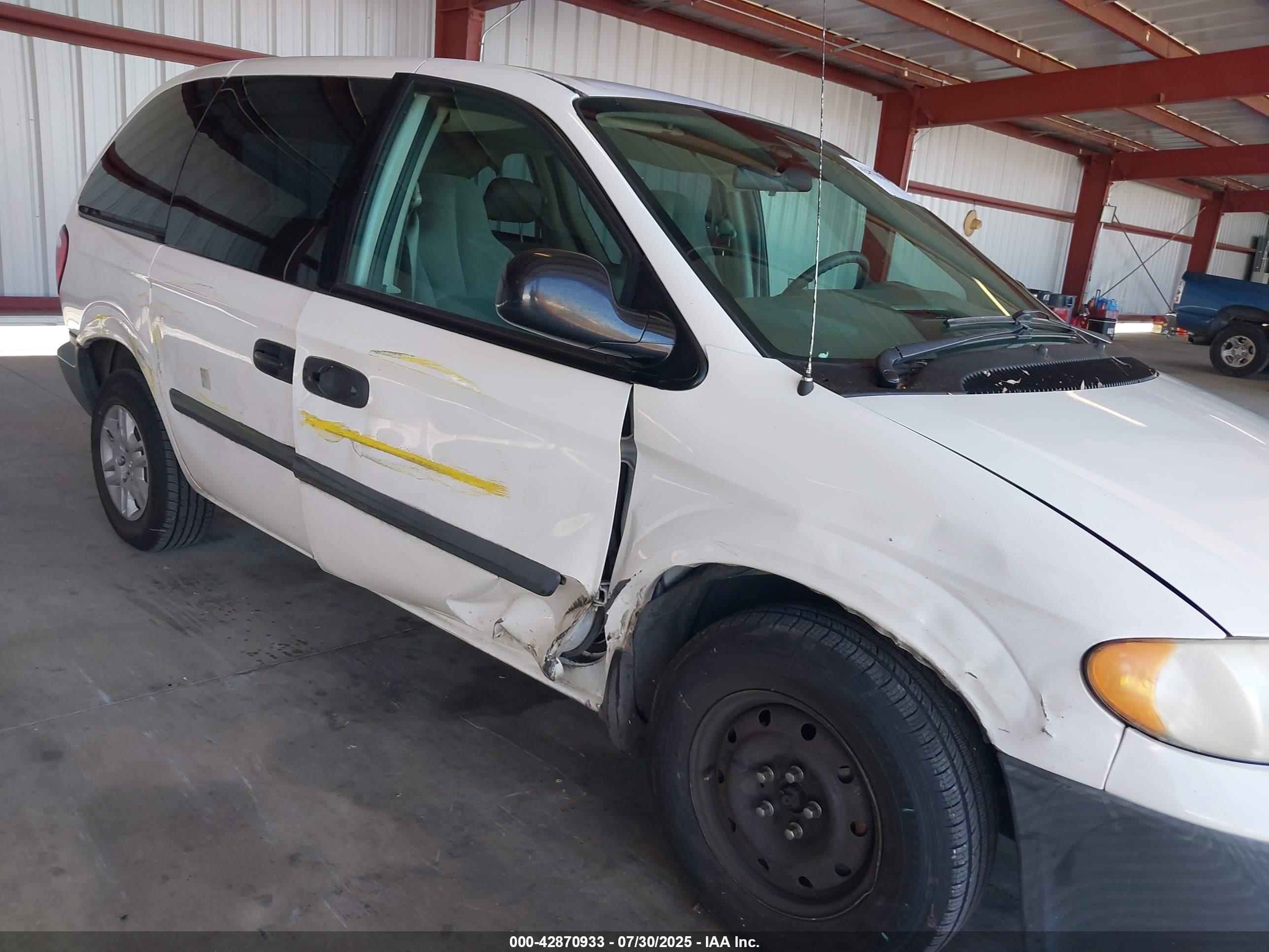 DODGE CARAVAN image 6