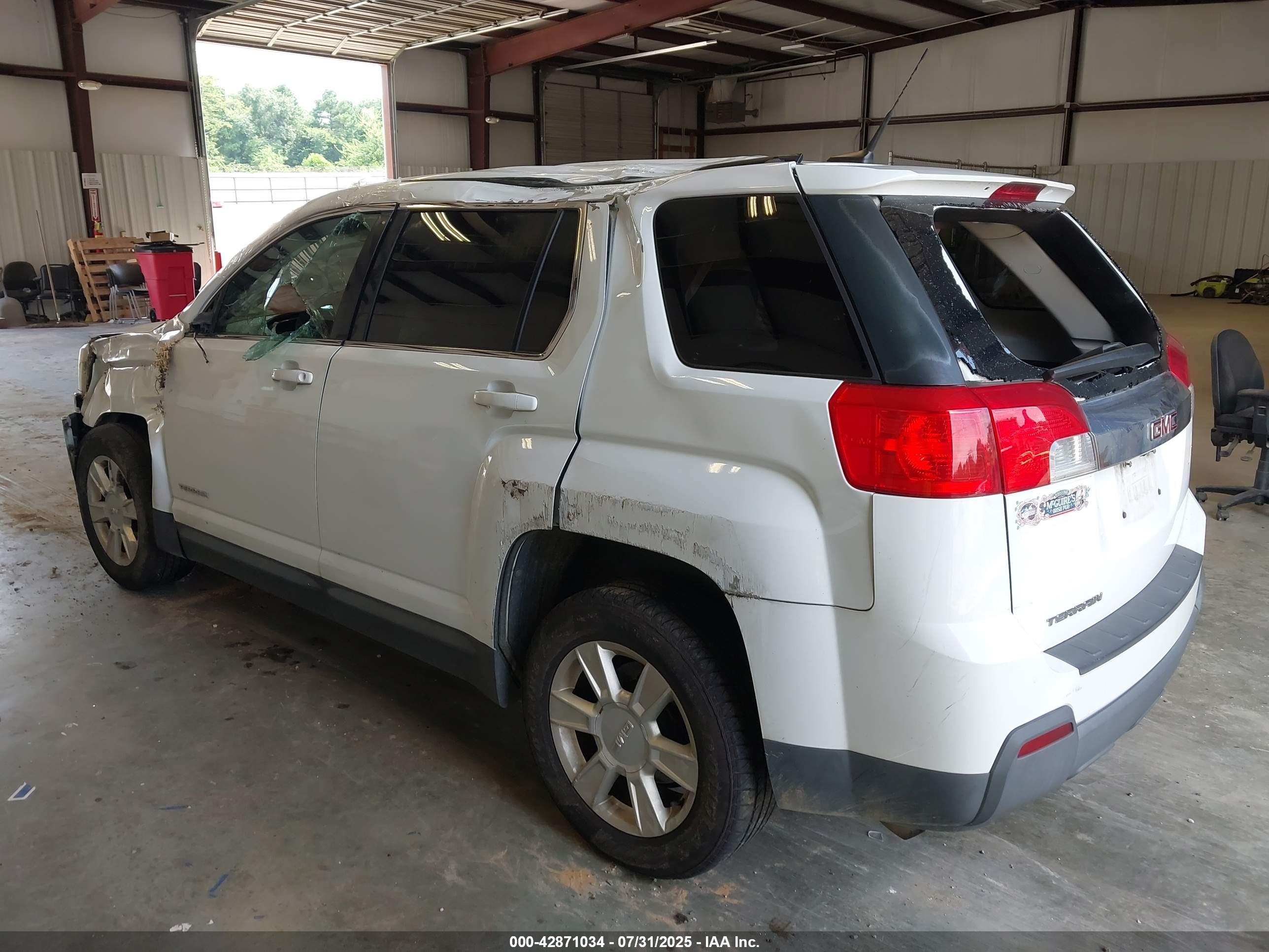 GMC TERRAIN image 3