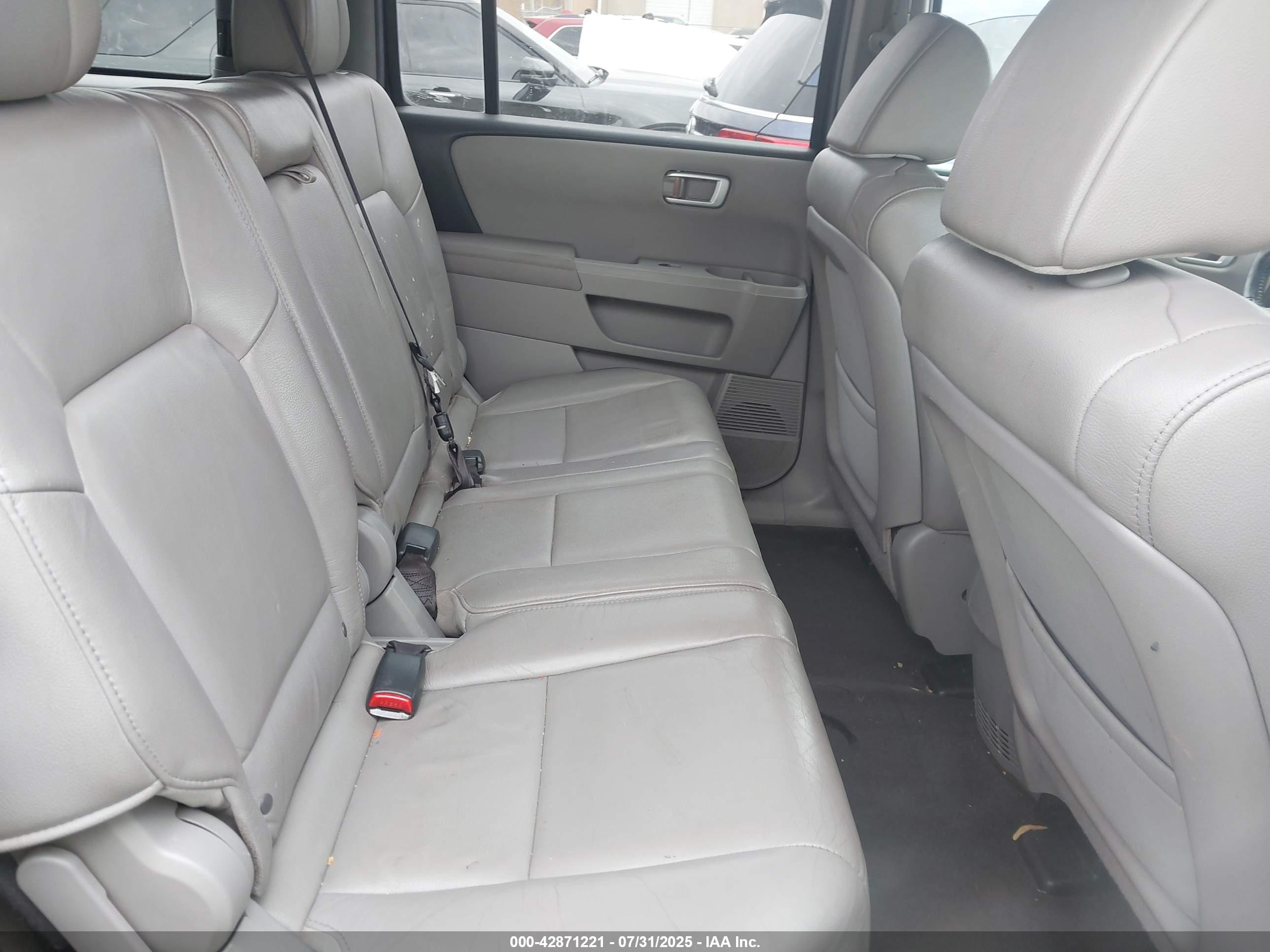 HONDA PILOT image 8