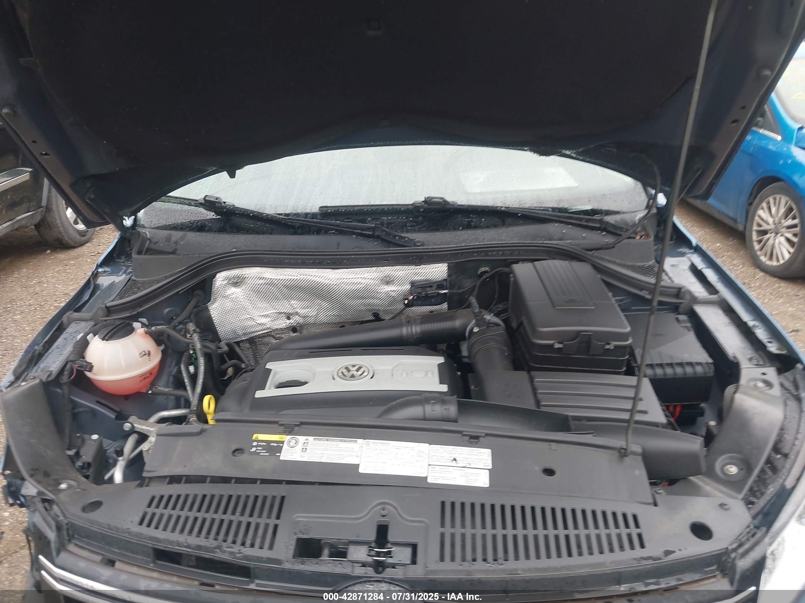 VOLKSWAGEN TIGUAN image 10