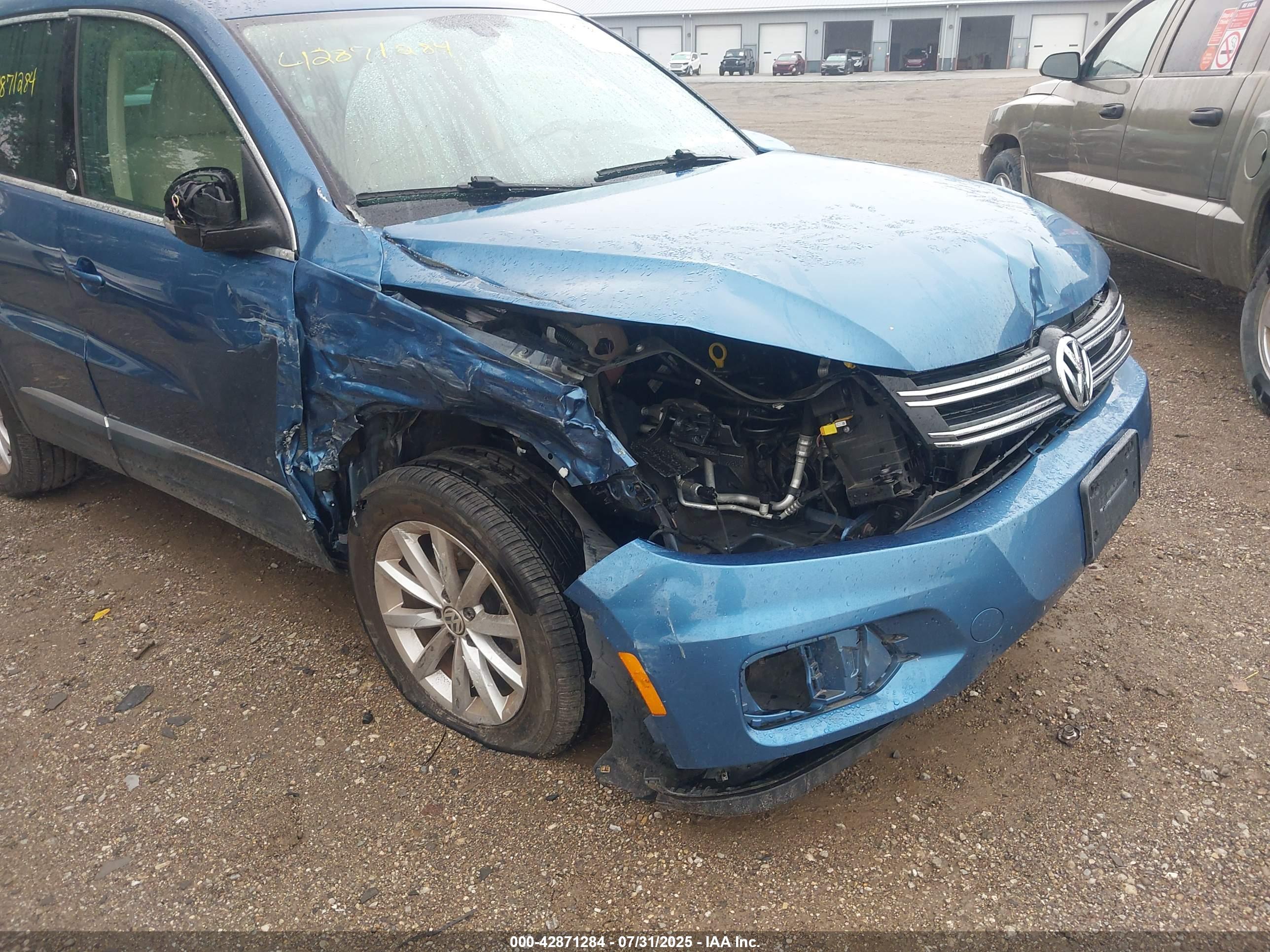 VOLKSWAGEN TIGUAN image 6