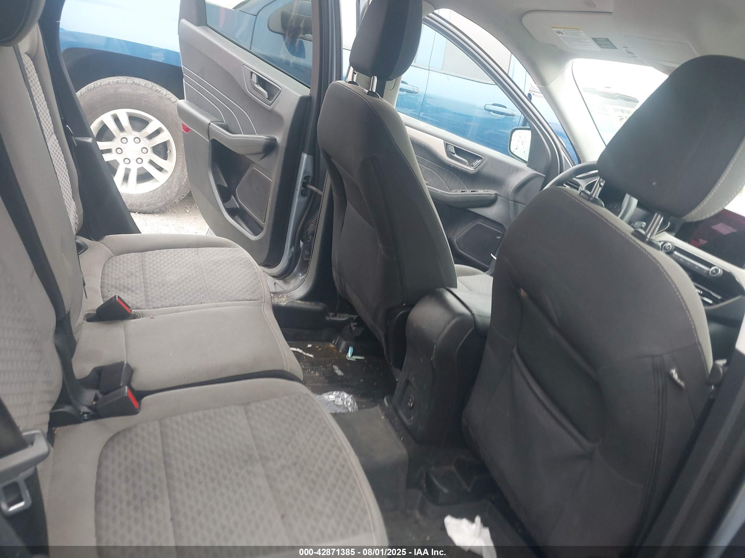 FORD ESCAPE image 8
