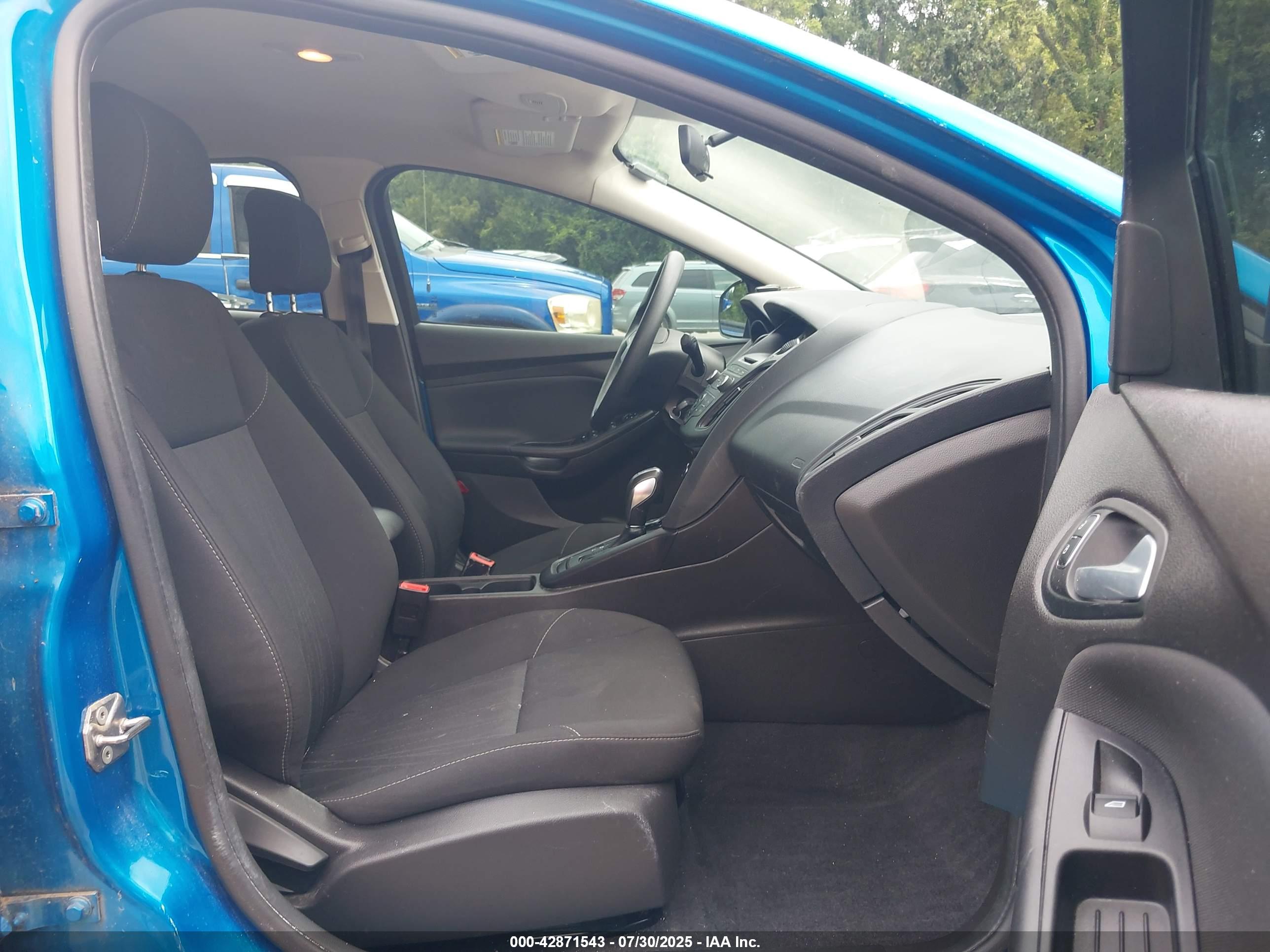 FORD FOCUS image 5