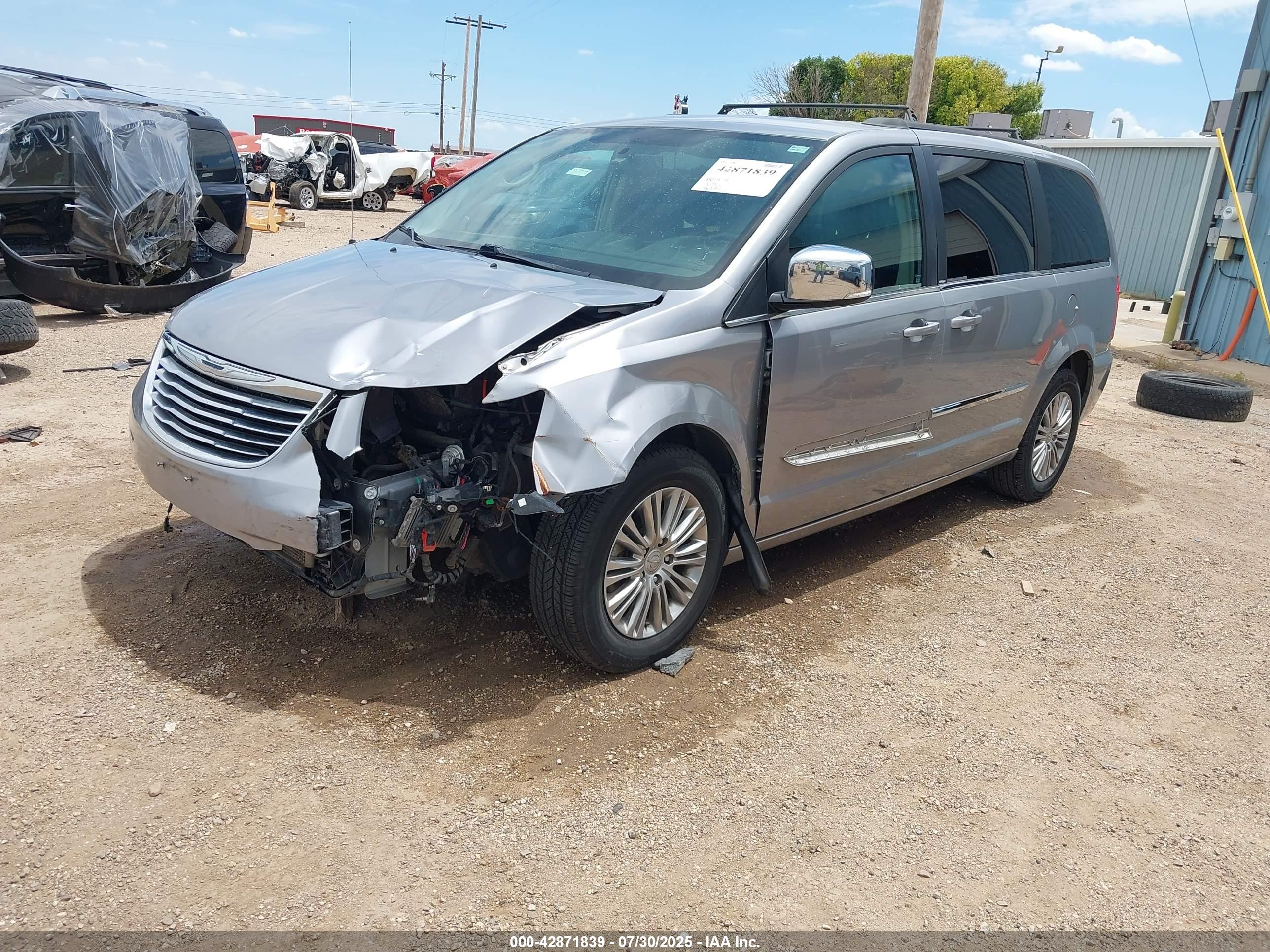 CHRYSLER TOWN image 2