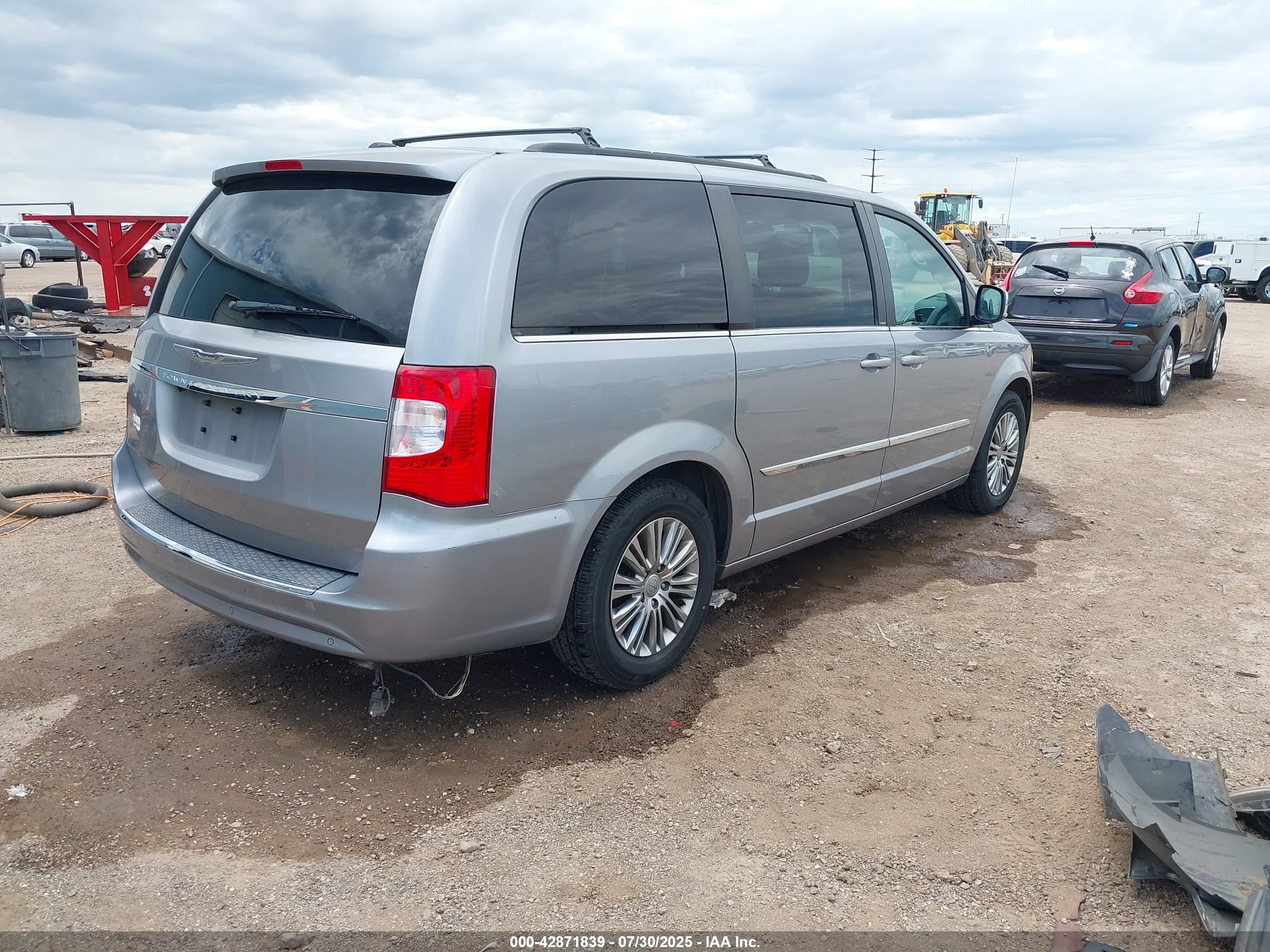 CHRYSLER TOWN image 4