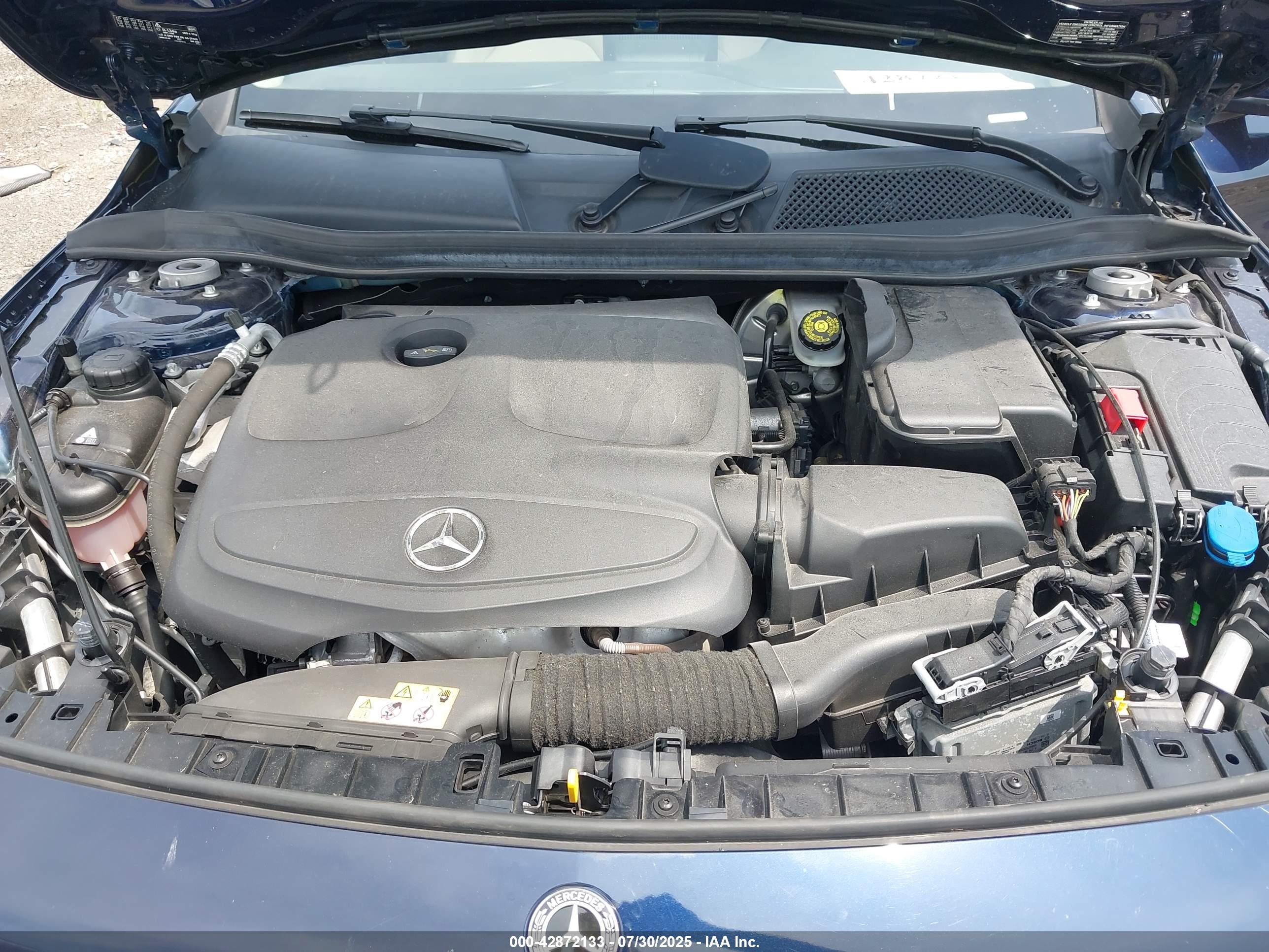 MERCEDES-BENZ GLA image 10