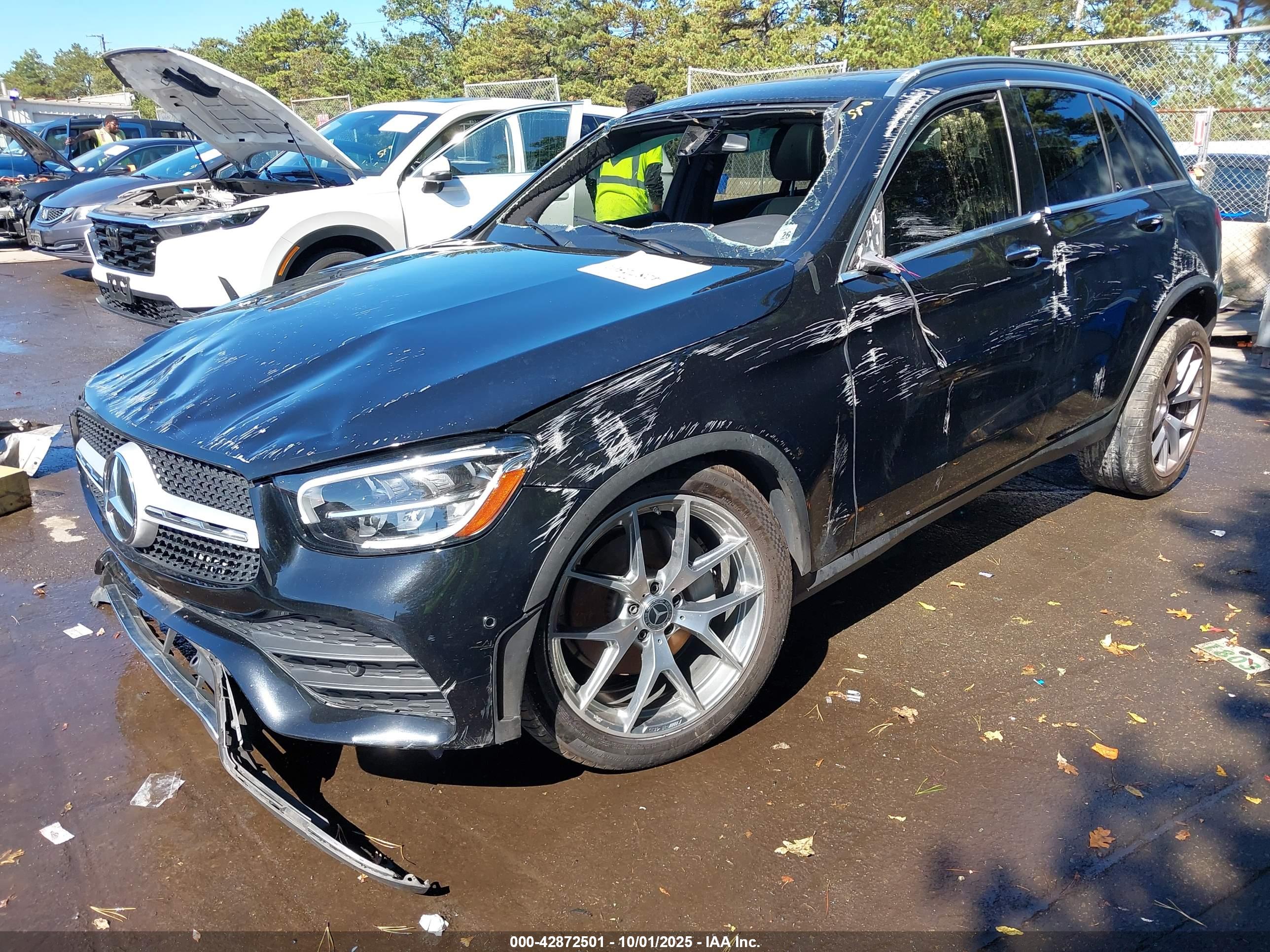 MERCEDES-BENZ GLC image 2
