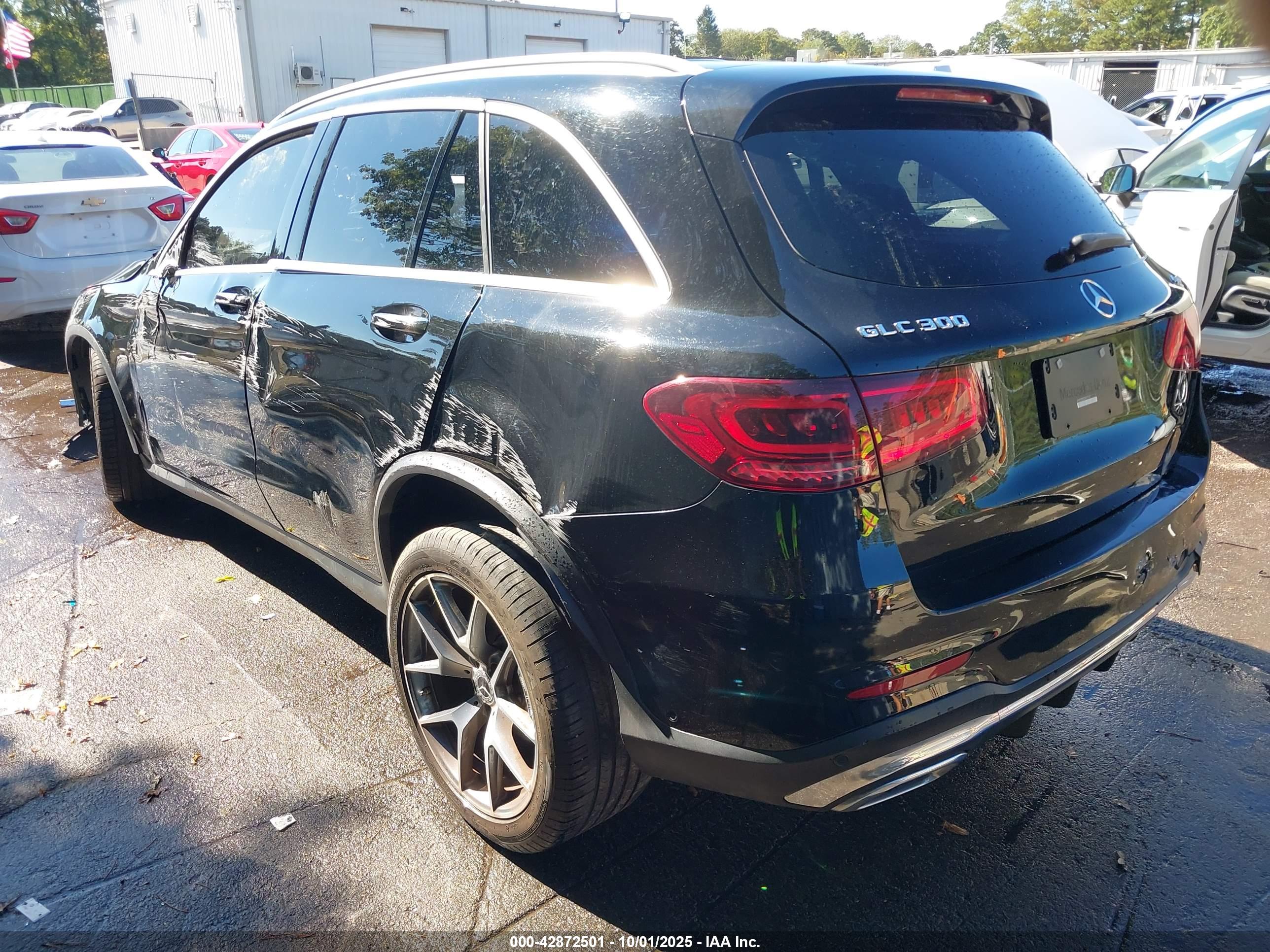MERCEDES-BENZ GLC image 3