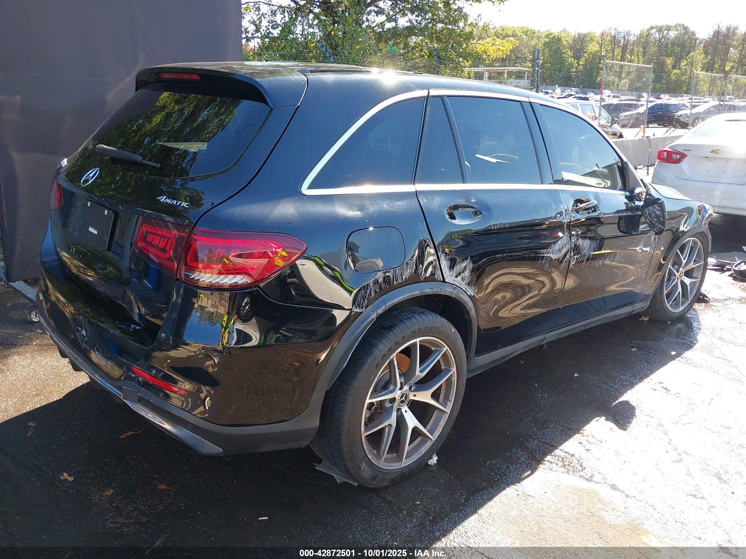 MERCEDES-BENZ GLC image 4
