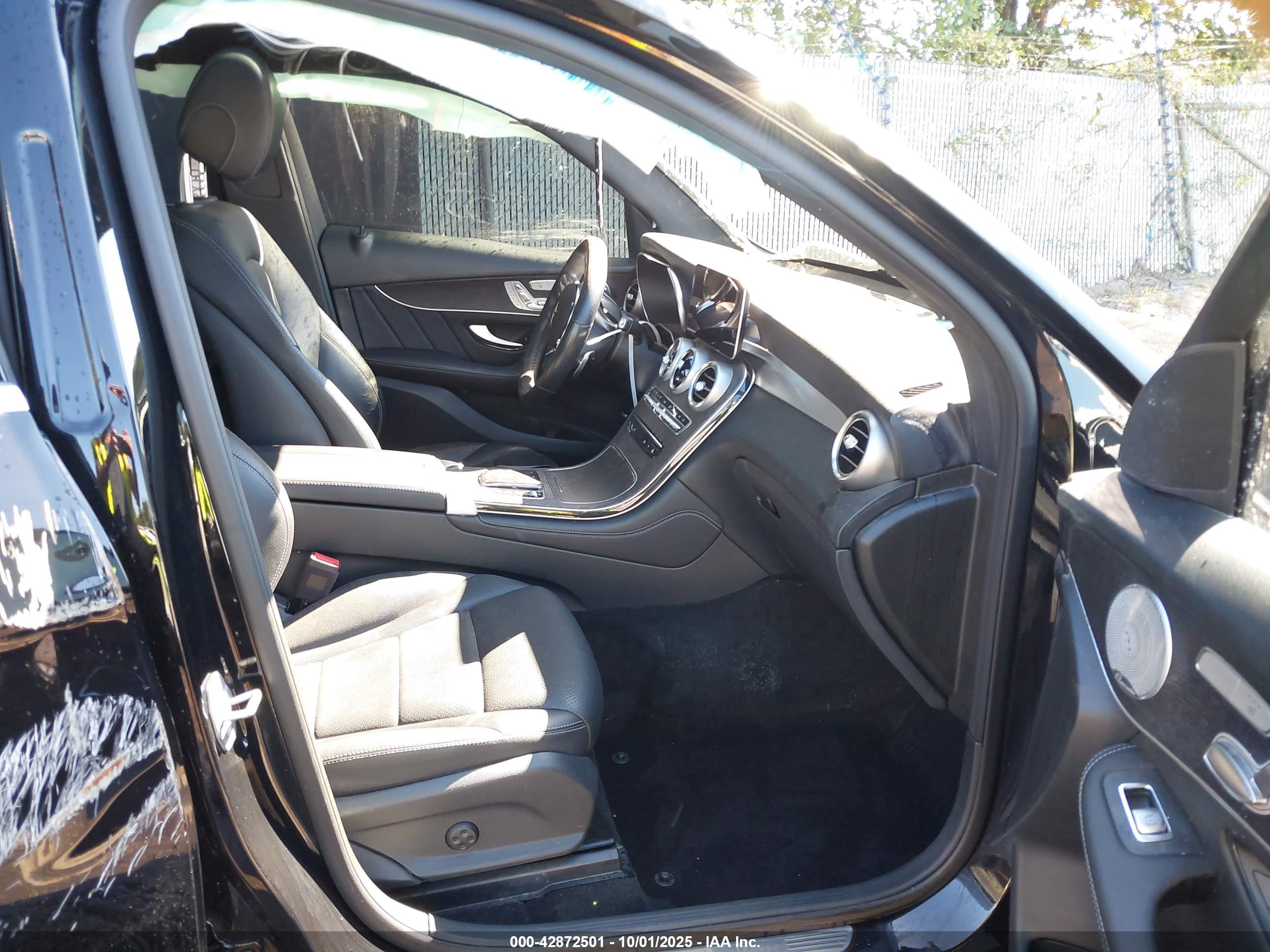 MERCEDES-BENZ GLC image 5
