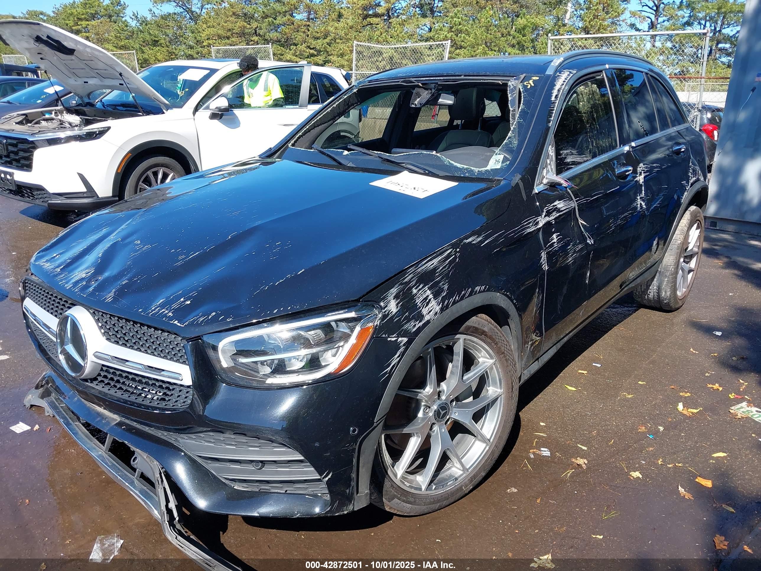MERCEDES-BENZ GLC image 6