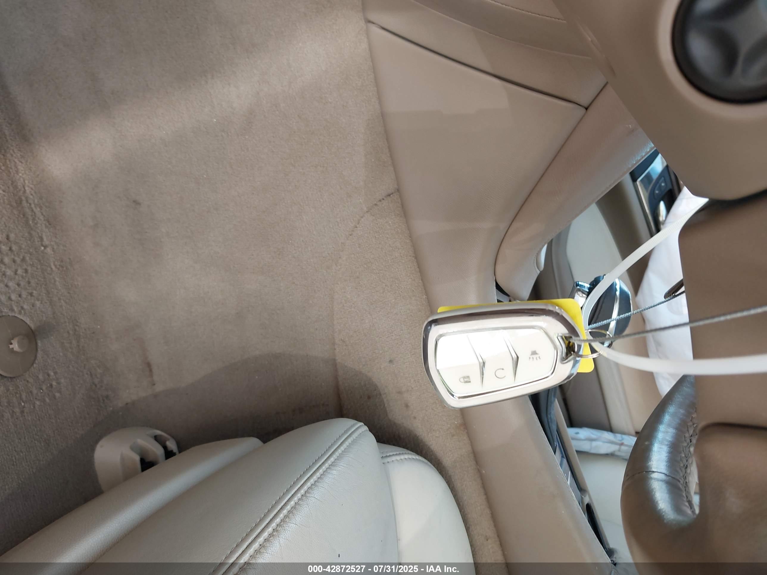CADILLAC CTS image 11