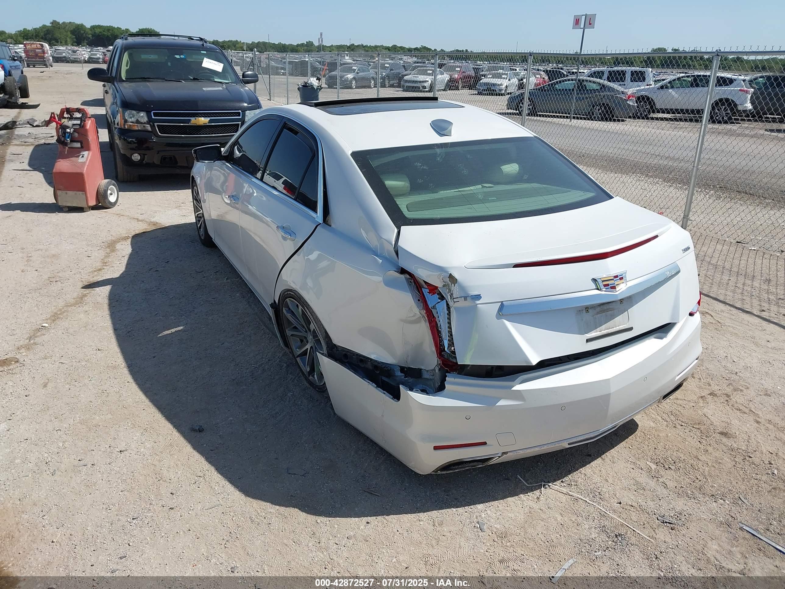 CADILLAC CTS image 3