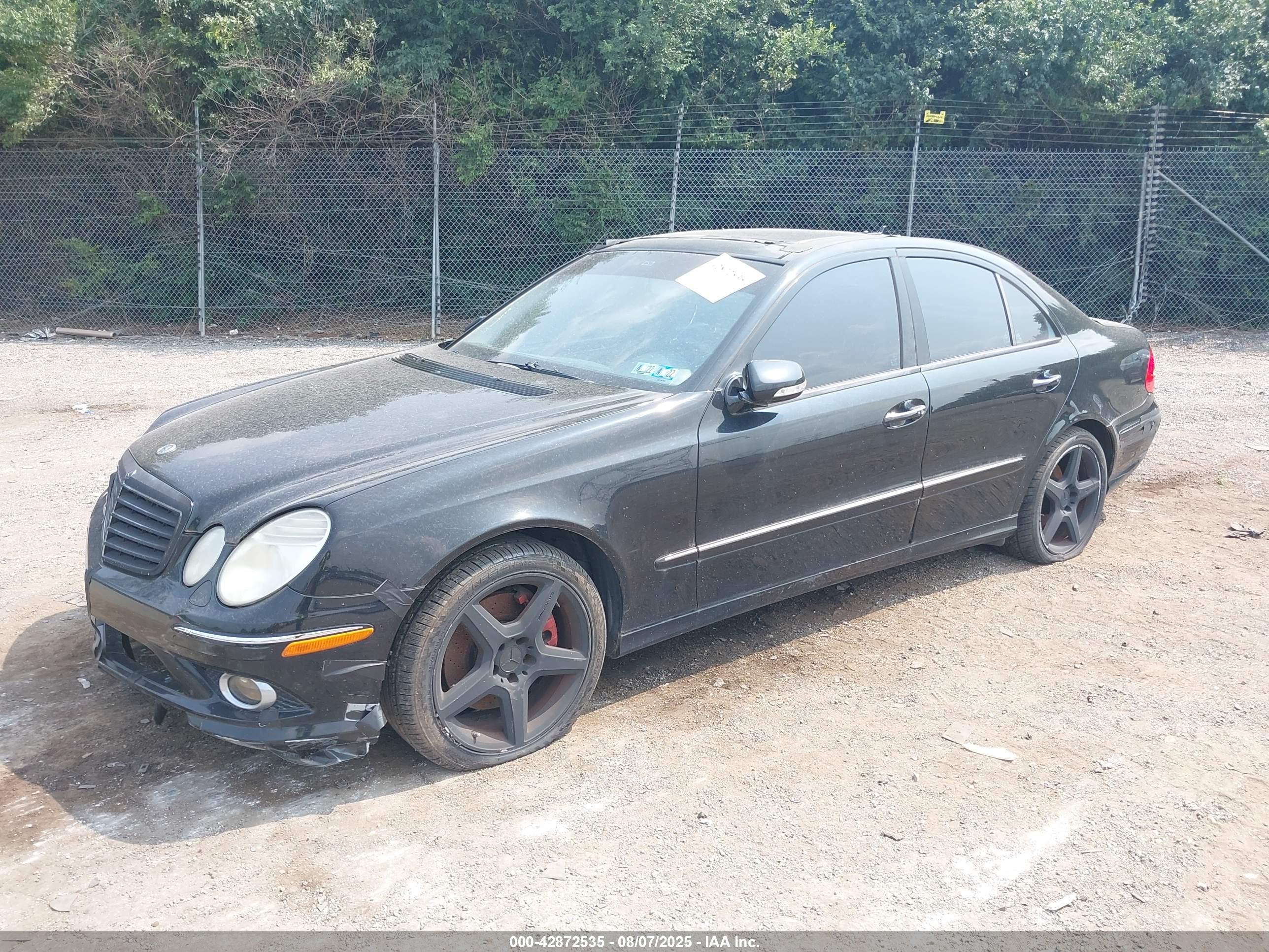 MERCEDES-BENZ E image 2