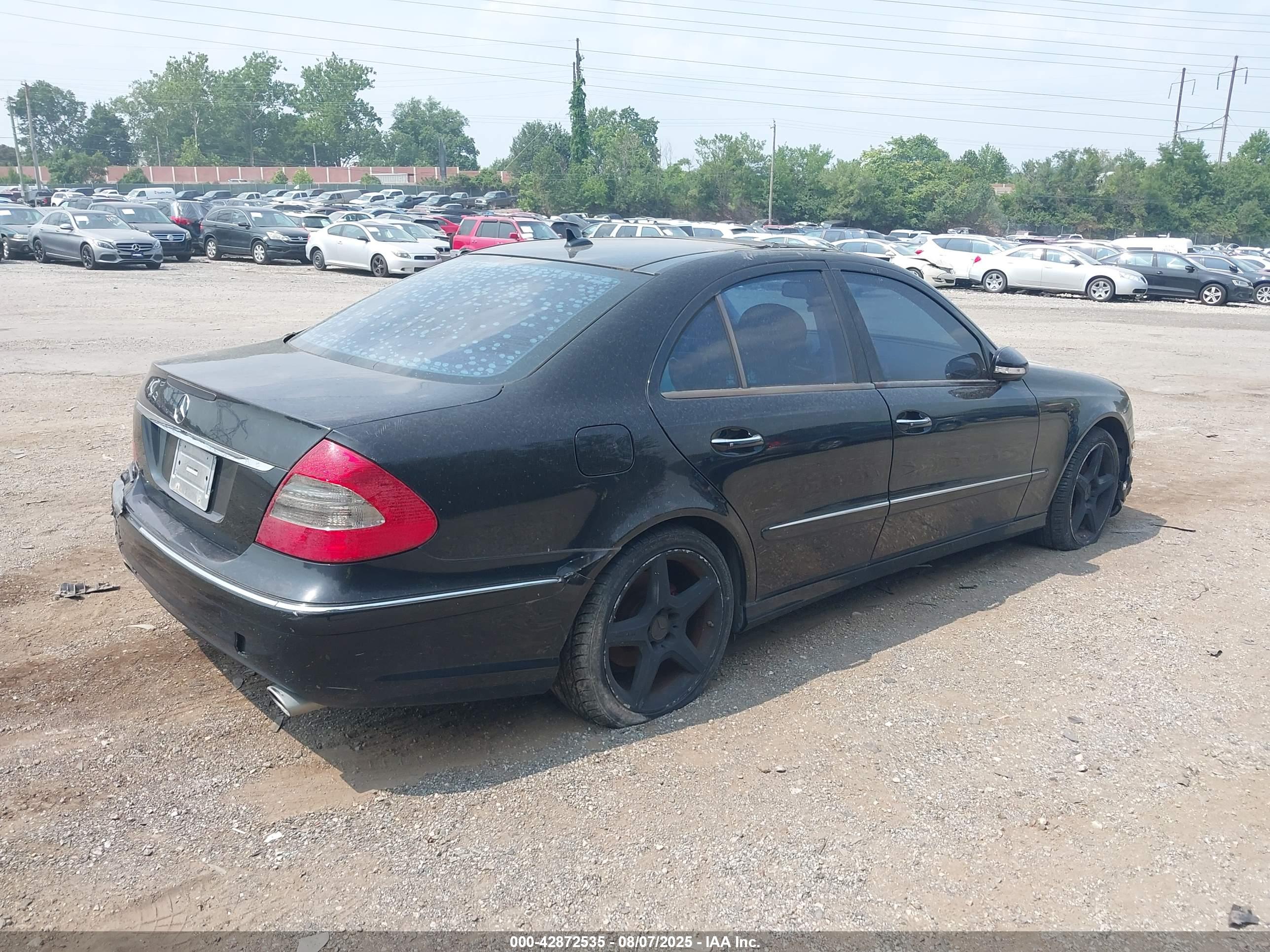 MERCEDES-BENZ E image 4