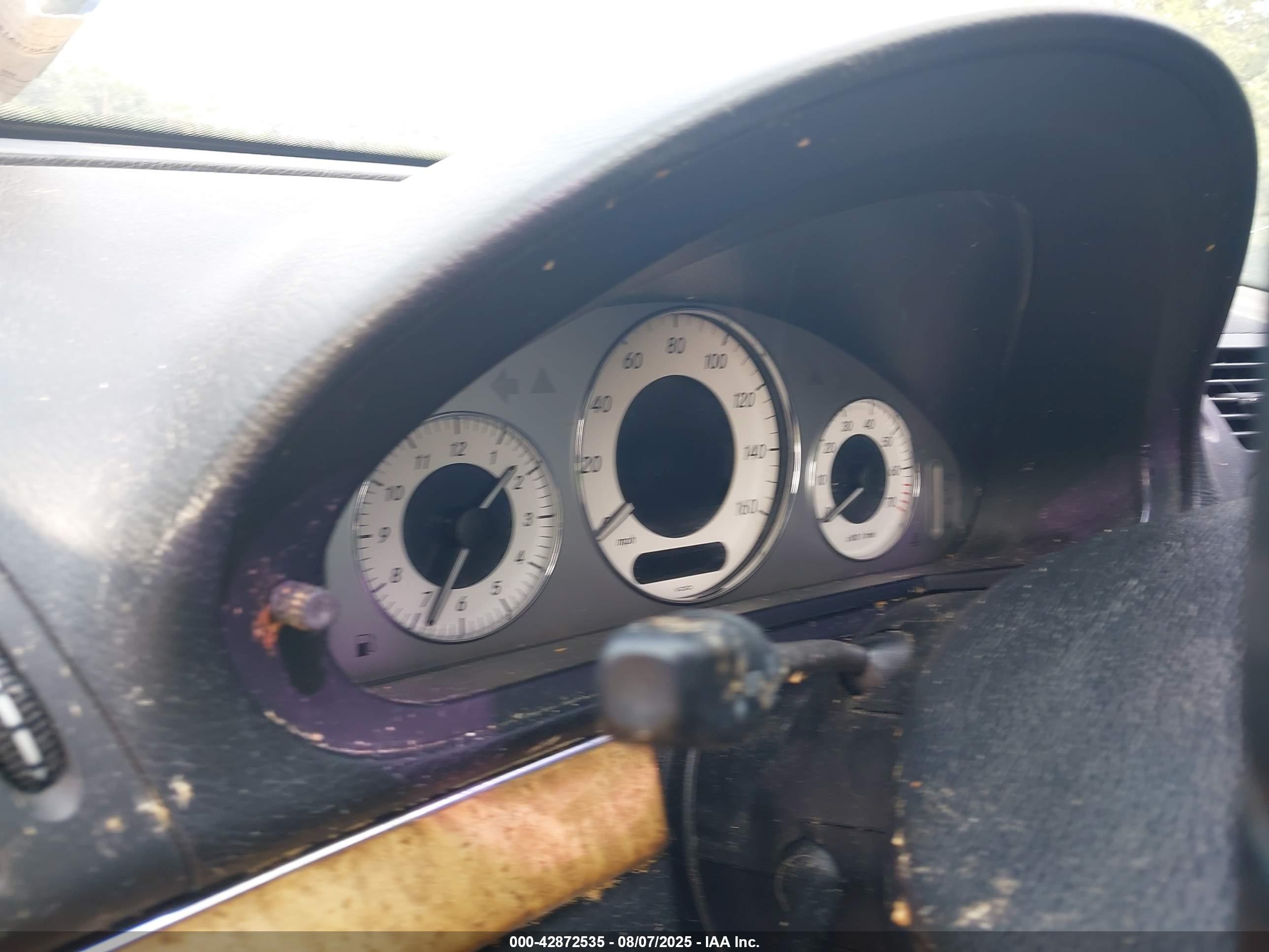 MERCEDES-BENZ E image 7