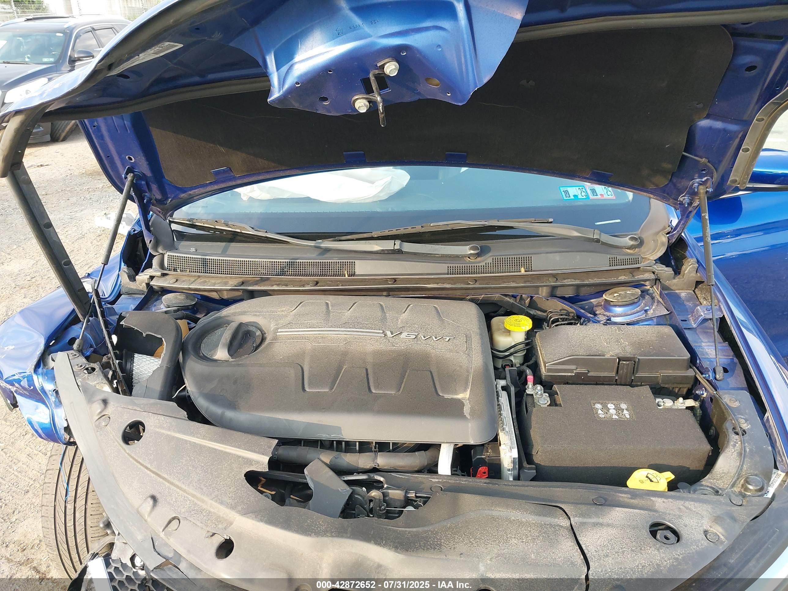CHRYSLER 200 image 10