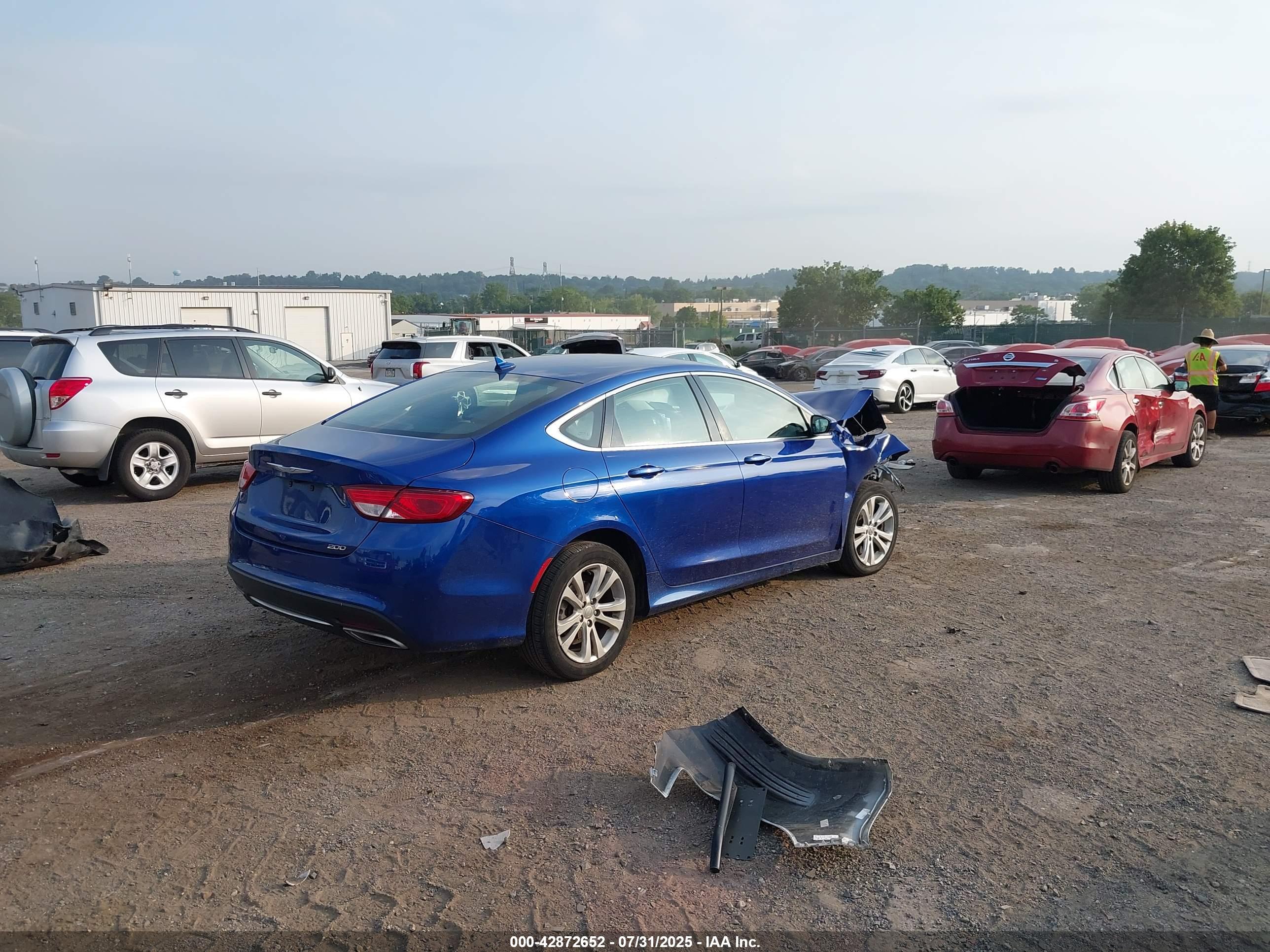 CHRYSLER 200 image 4