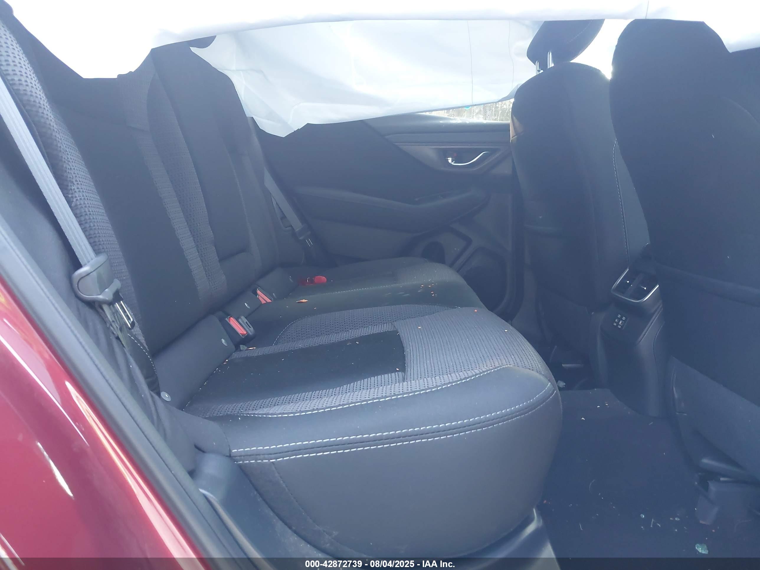 SUBARU OUTBACK image 8