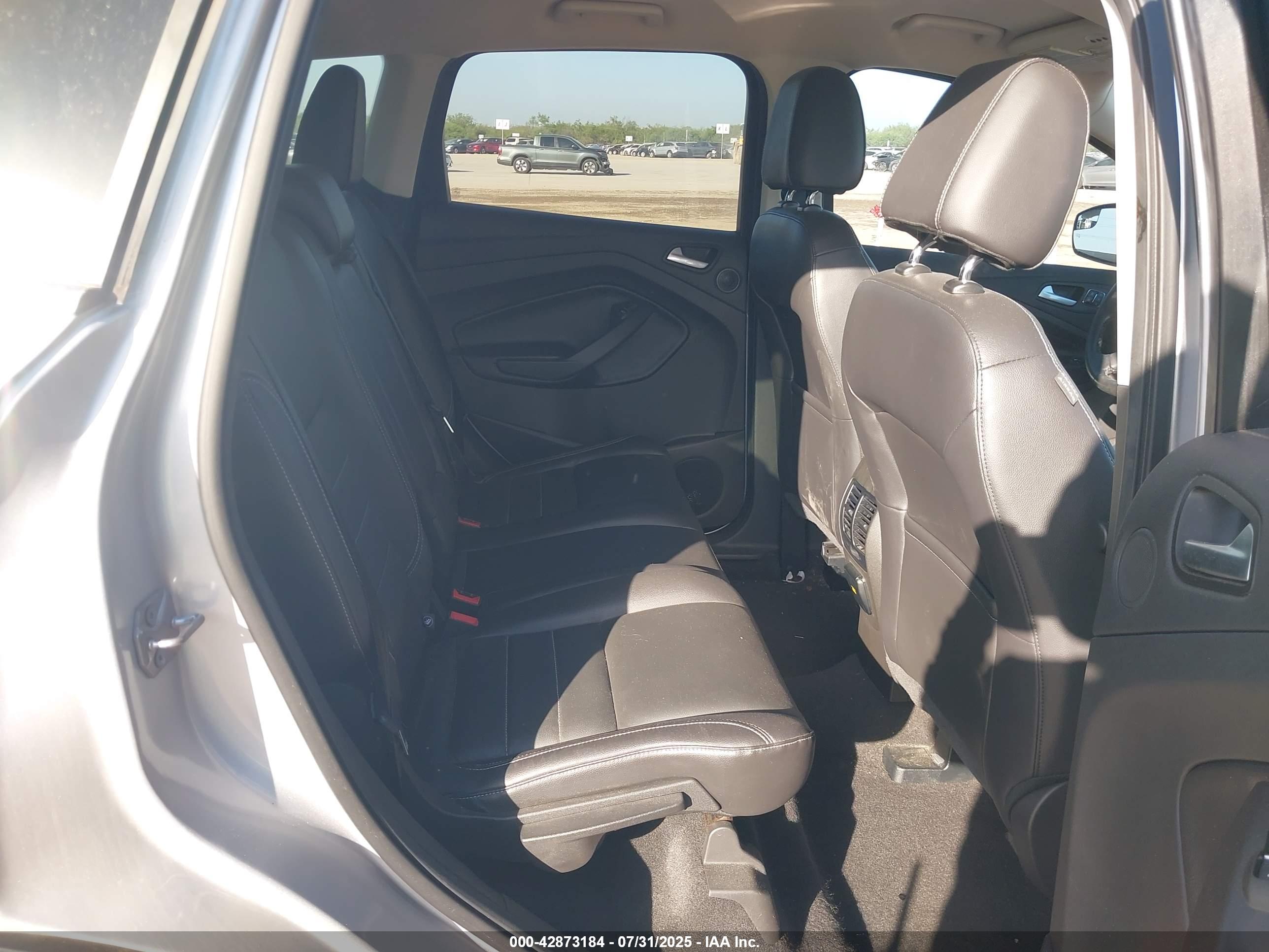 FORD ESCAPE image 8