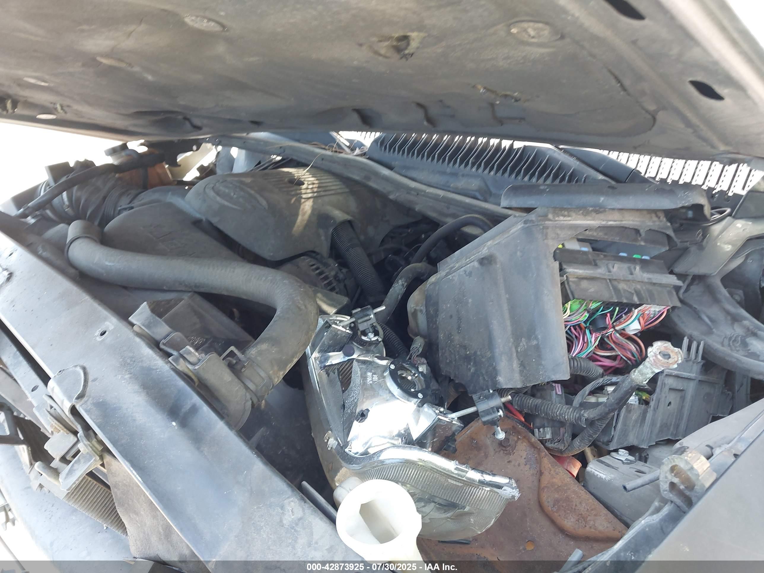 CHEVROLET SUBURBAN image 10