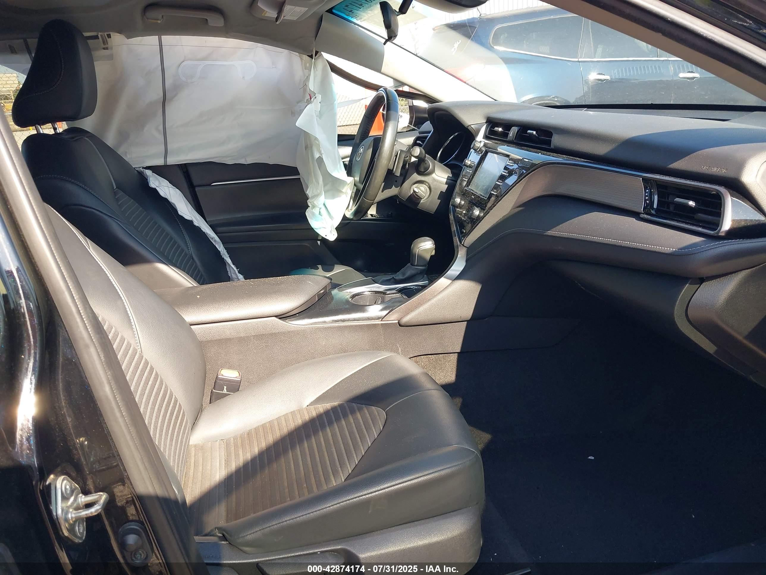 TOYOTA CAMRY image 5