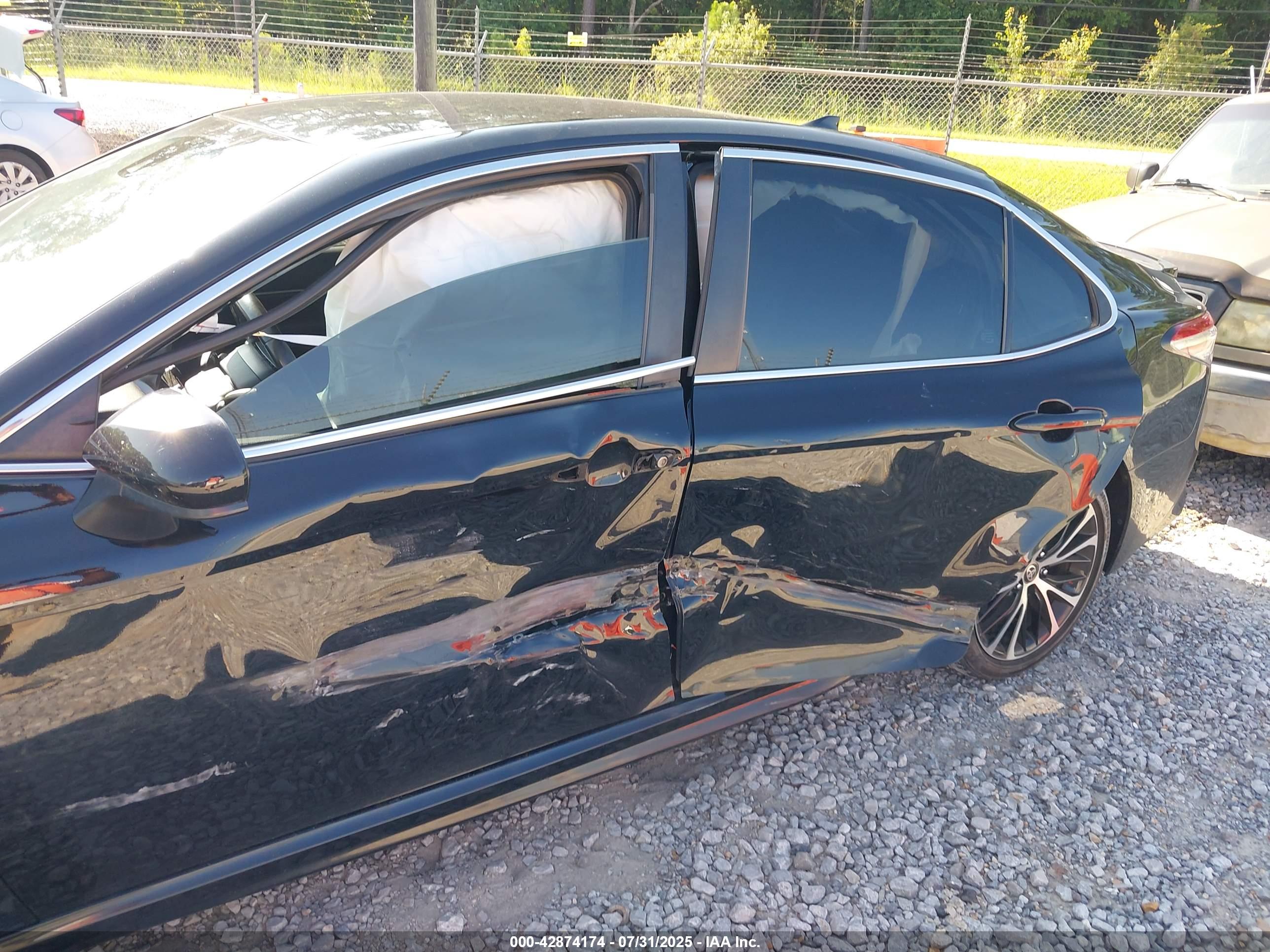 TOYOTA CAMRY image 6