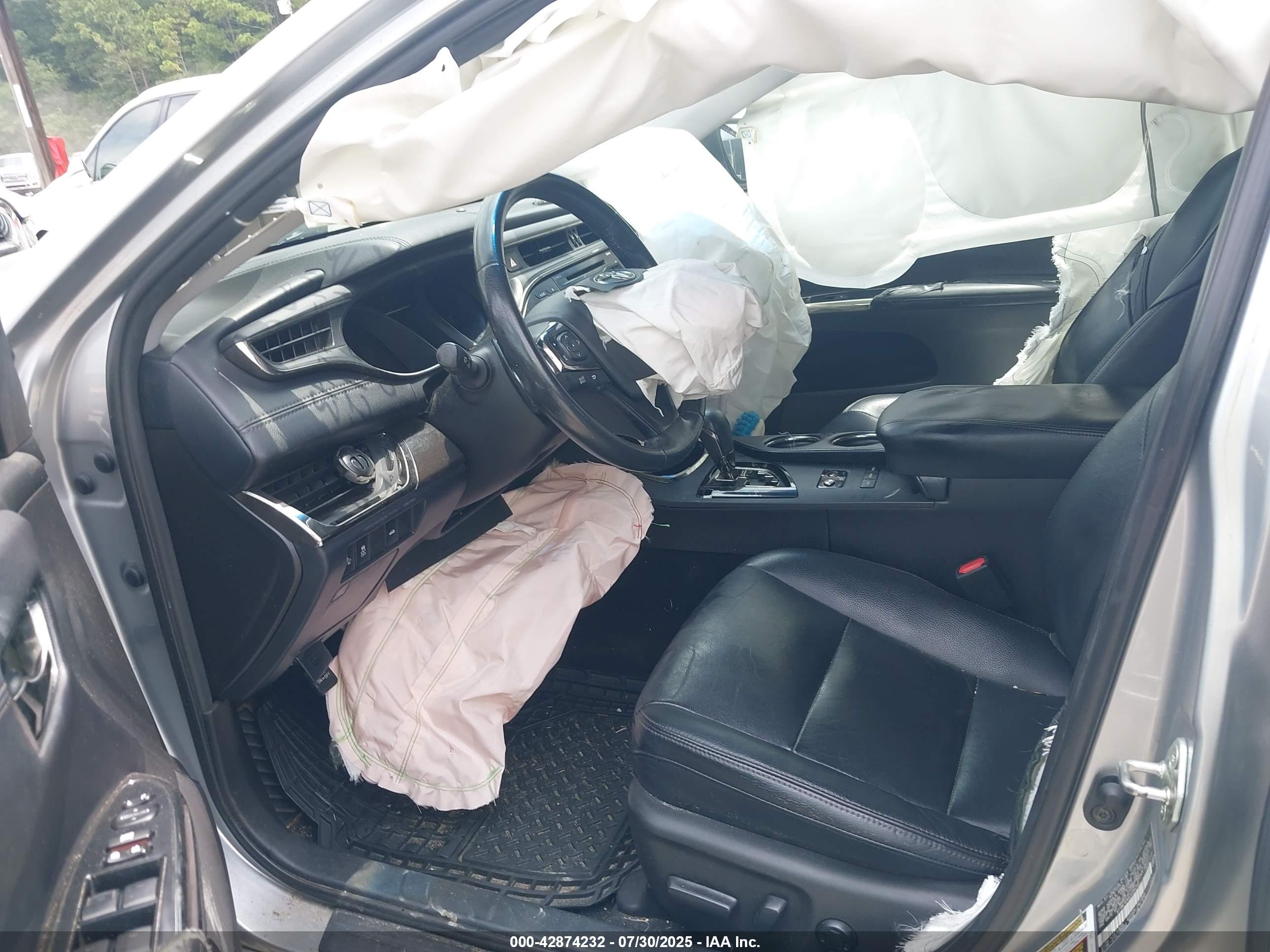 TOYOTA AVALON image 5