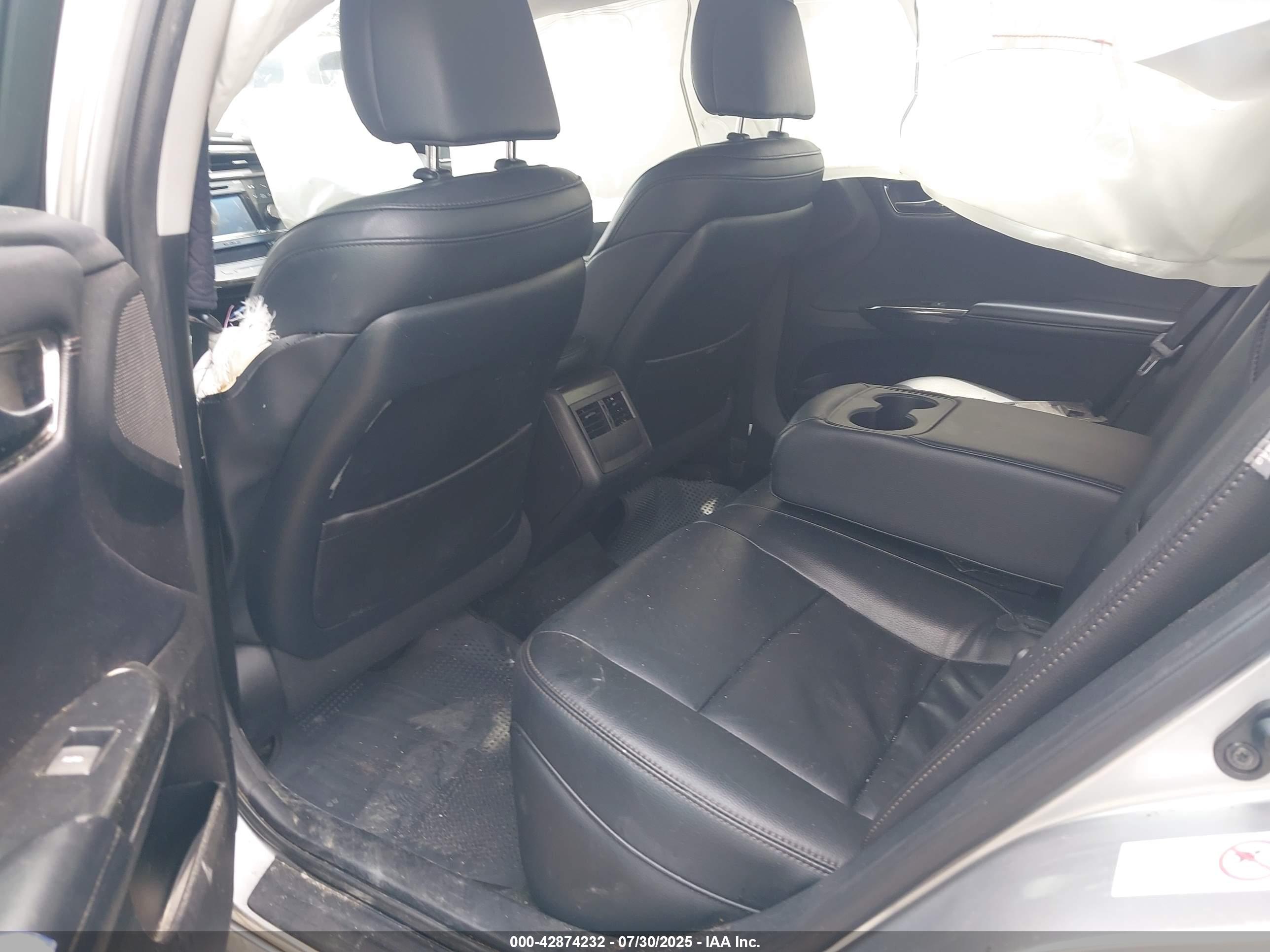 TOYOTA AVALON image 8