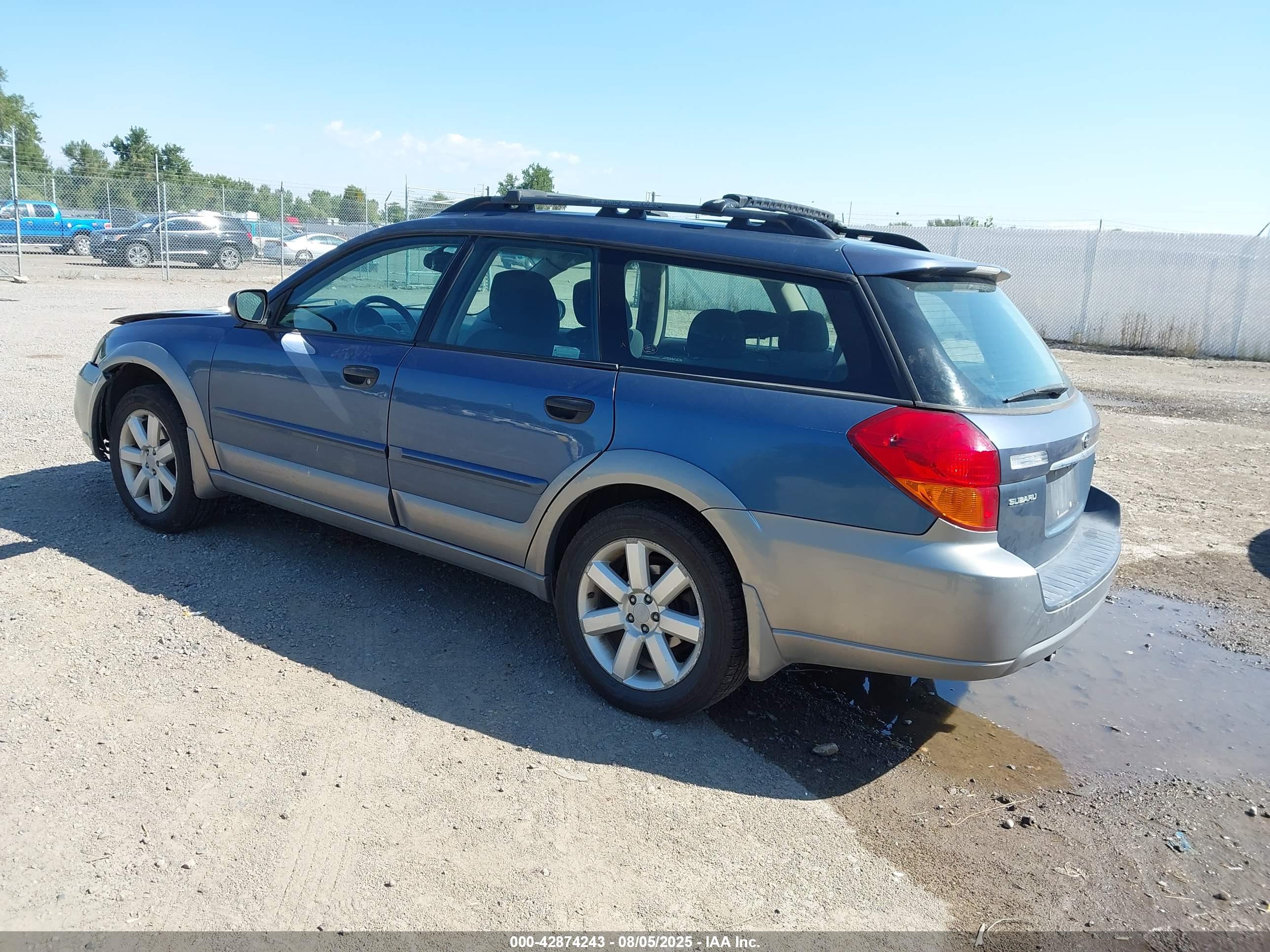 SUBARU OUTBACK image 3
