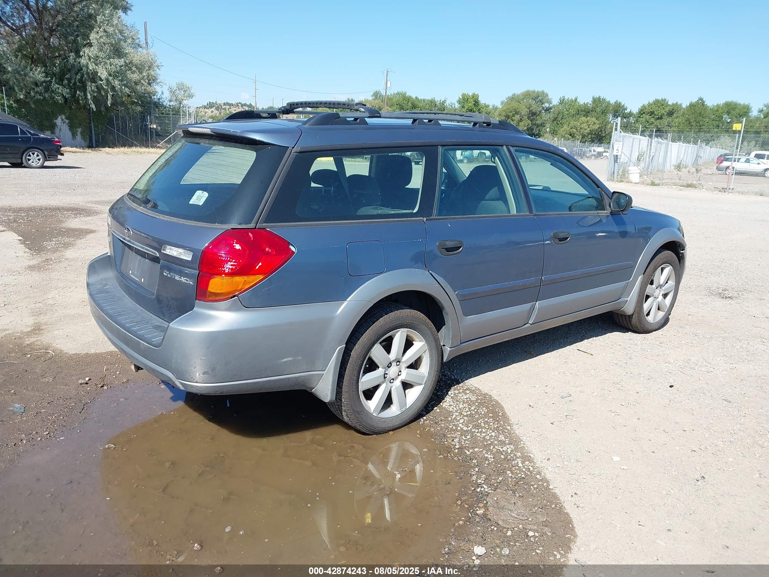 SUBARU OUTBACK image 4