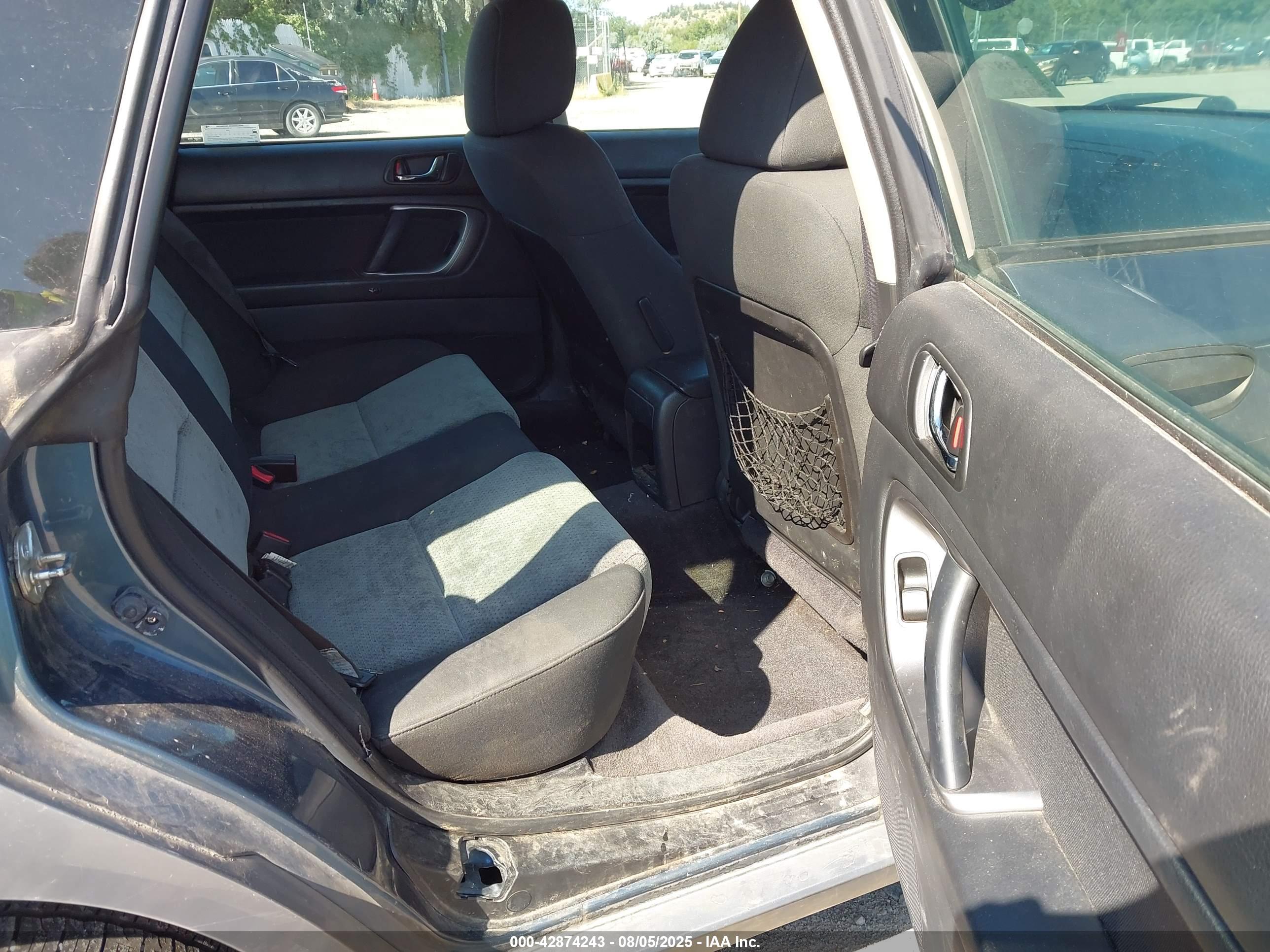 SUBARU OUTBACK image 8