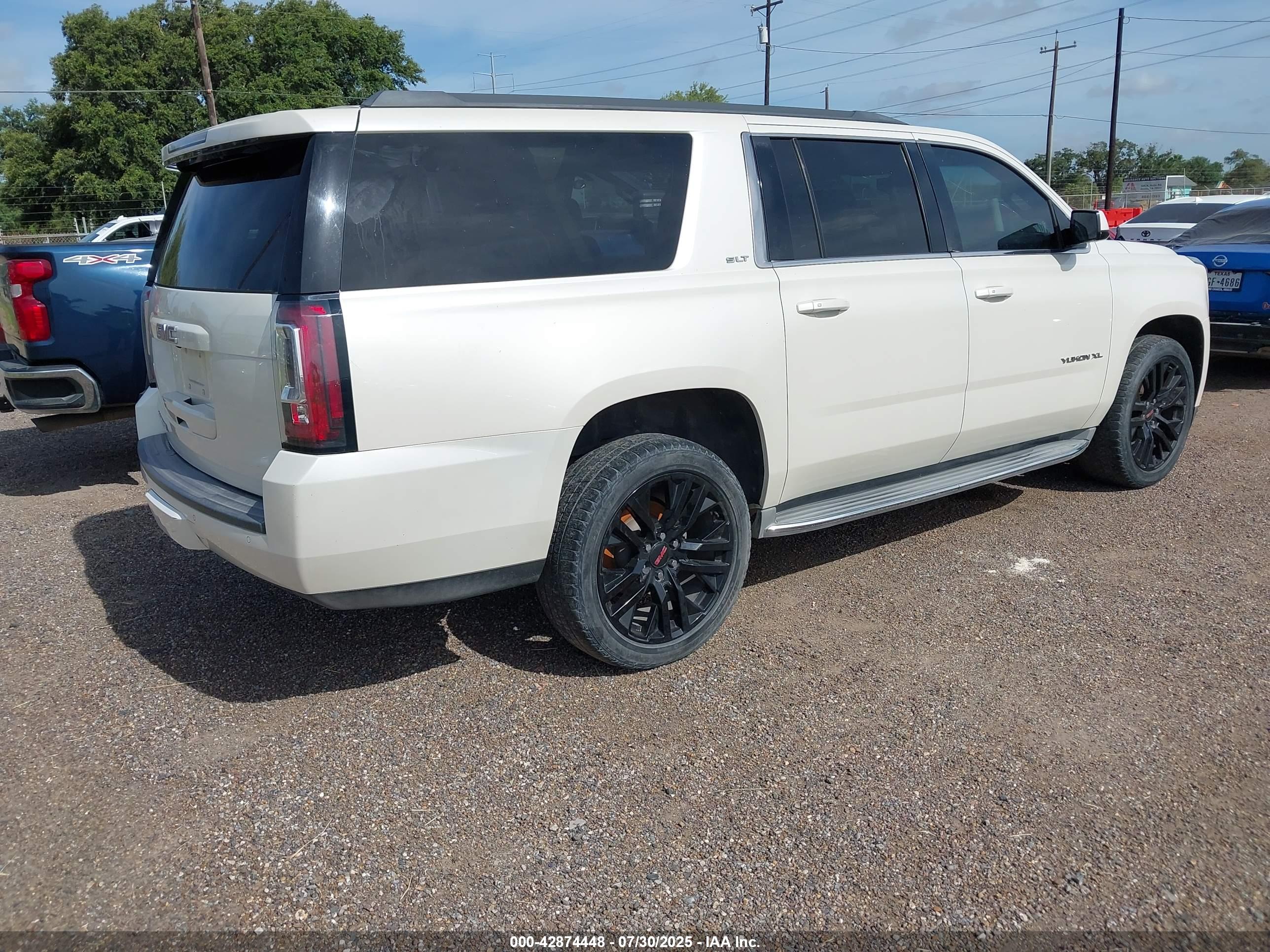 GMC YUKON image 4