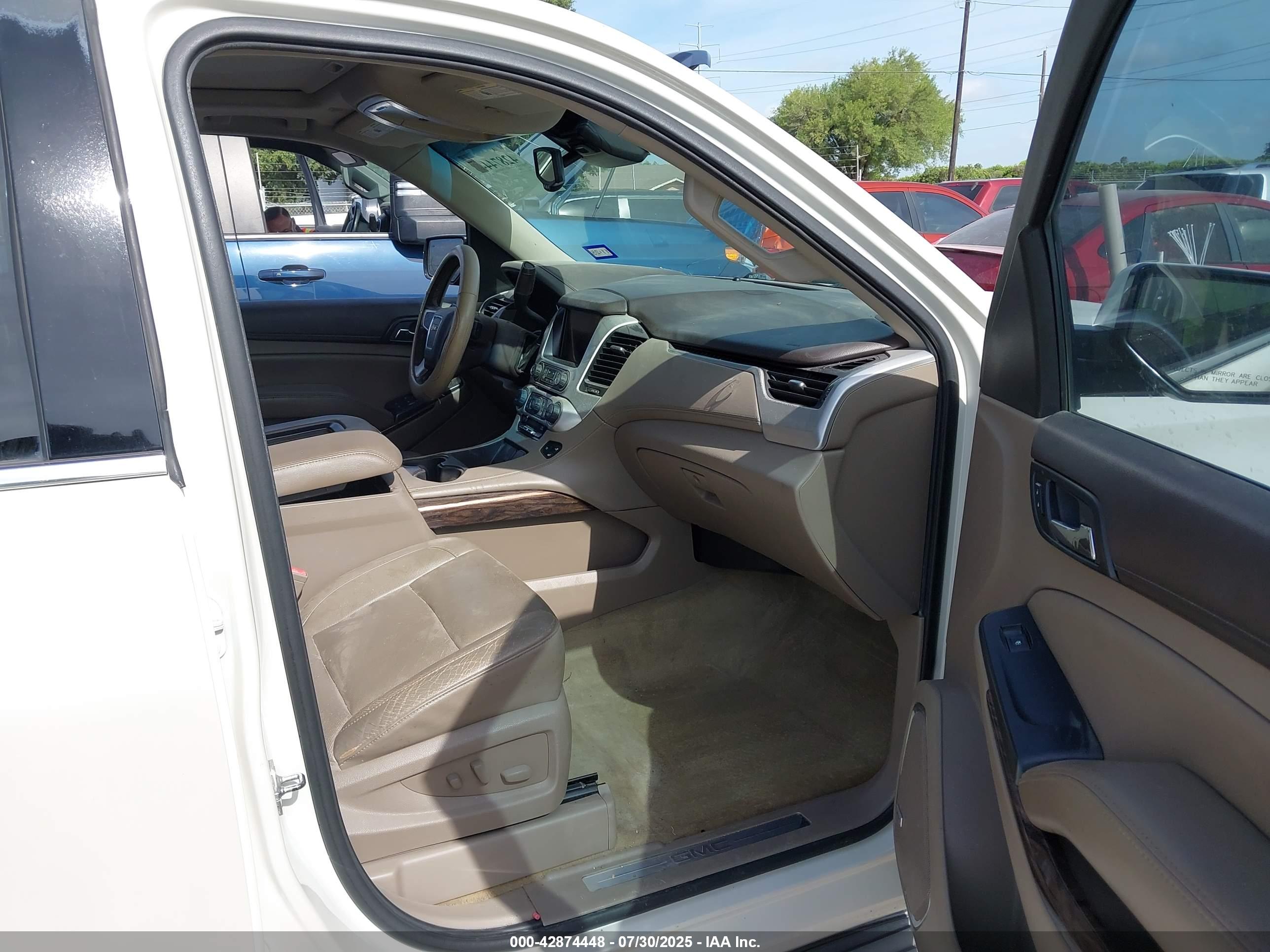 GMC YUKON image 5