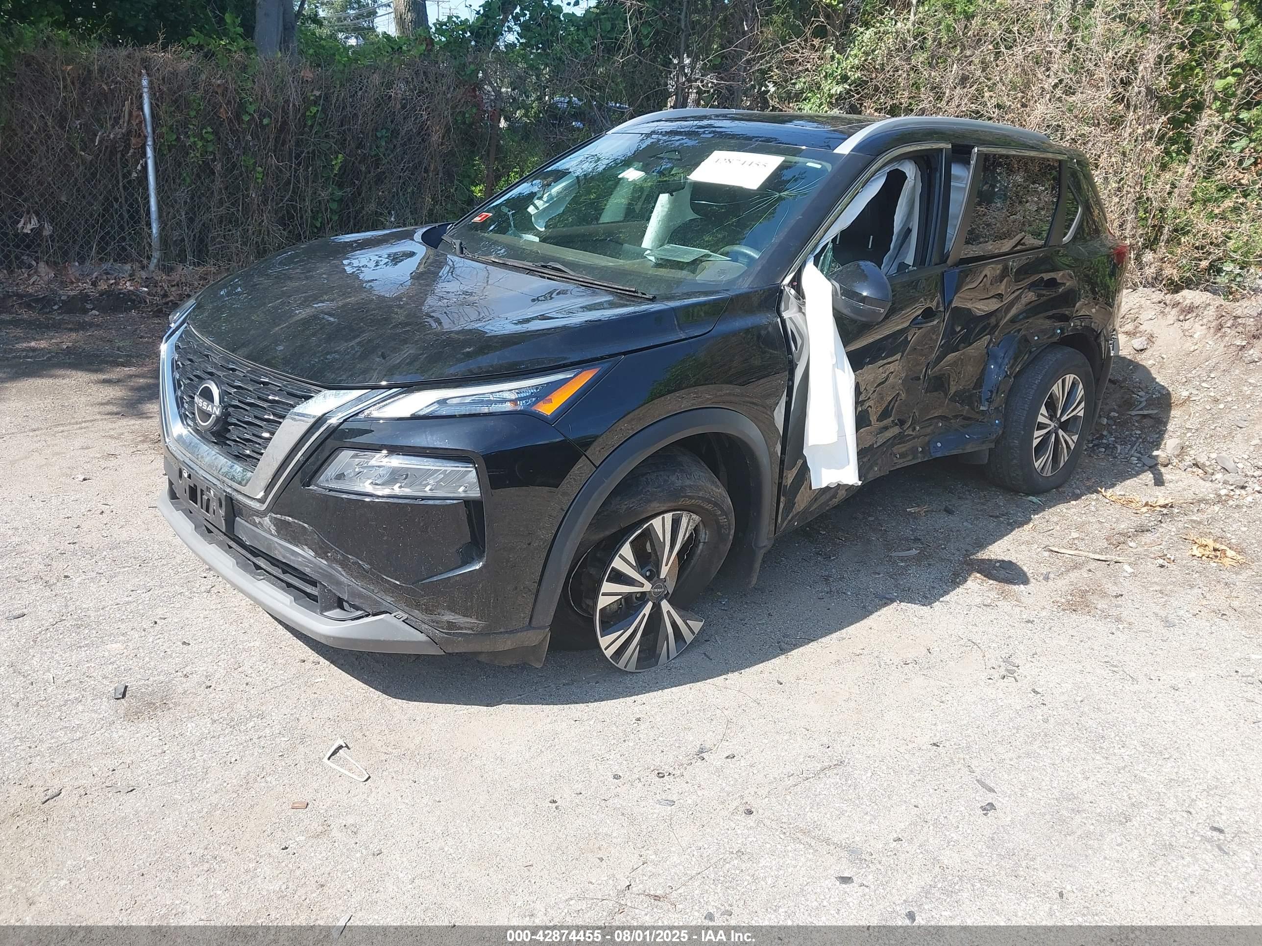 NISSAN ROGUE image 2