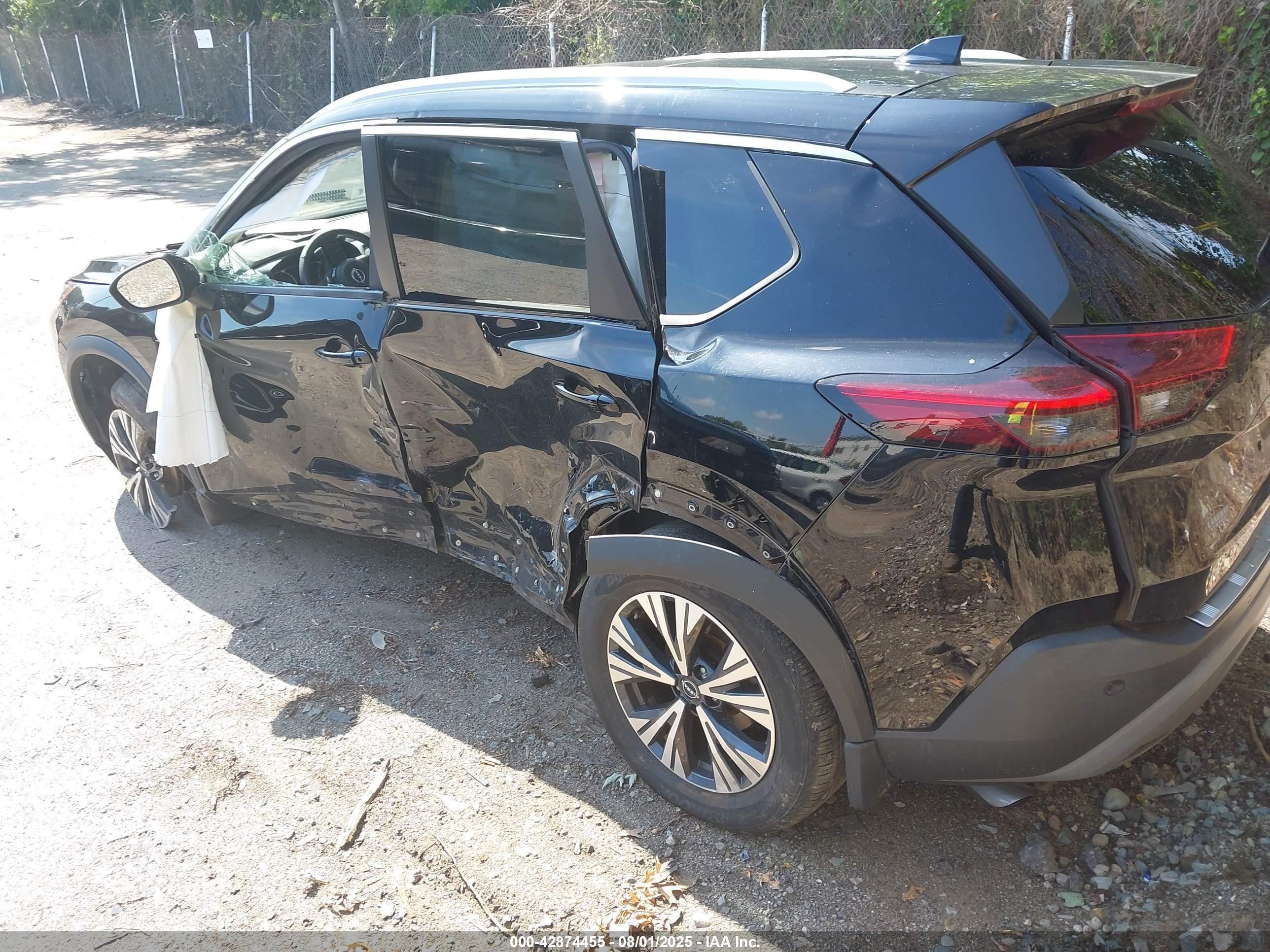 NISSAN ROGUE image 3