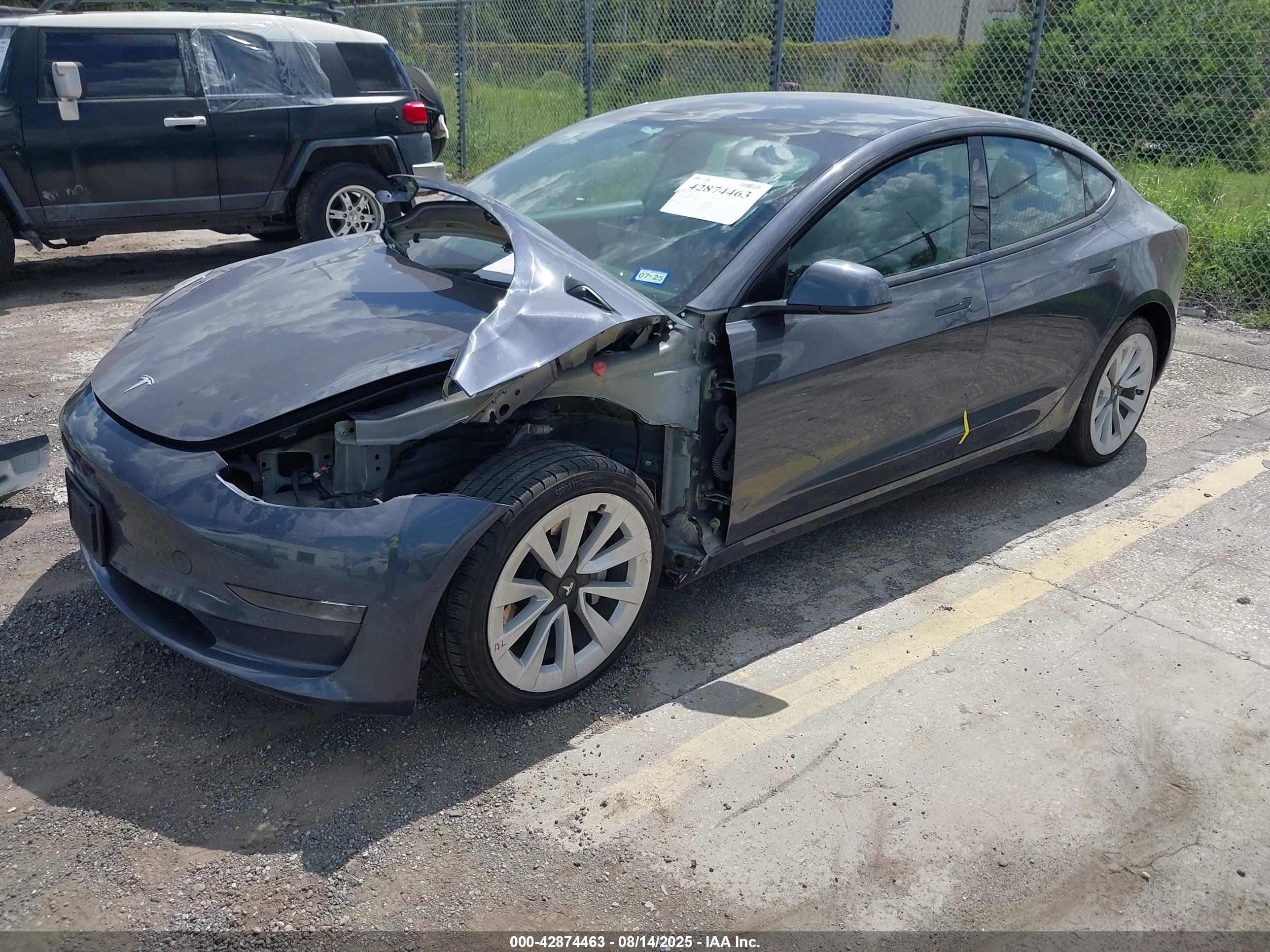 TESLA MODEL image 2