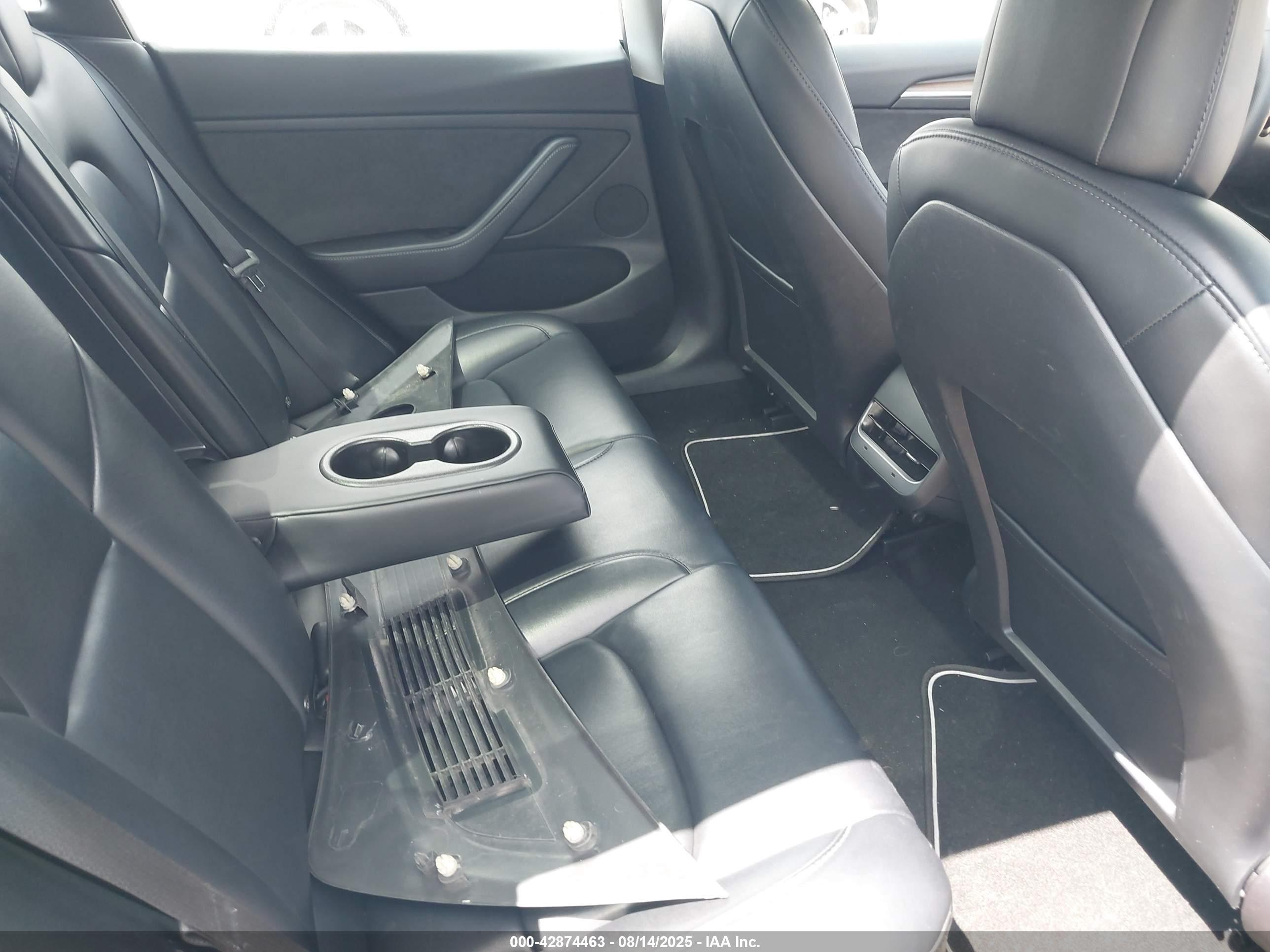TESLA MODEL image 8