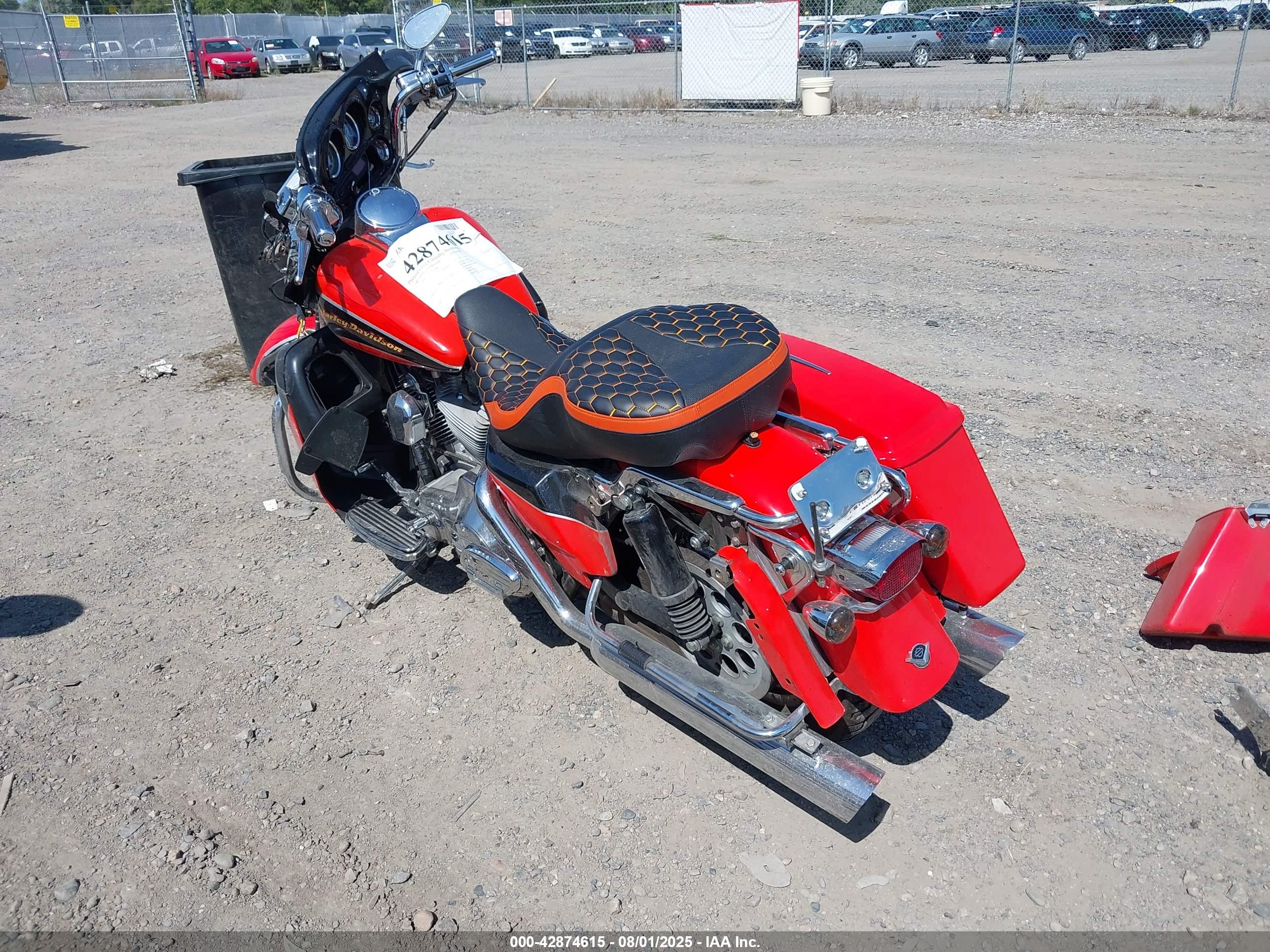 HARLEY-DAVIDSON FLHTCSE image 3