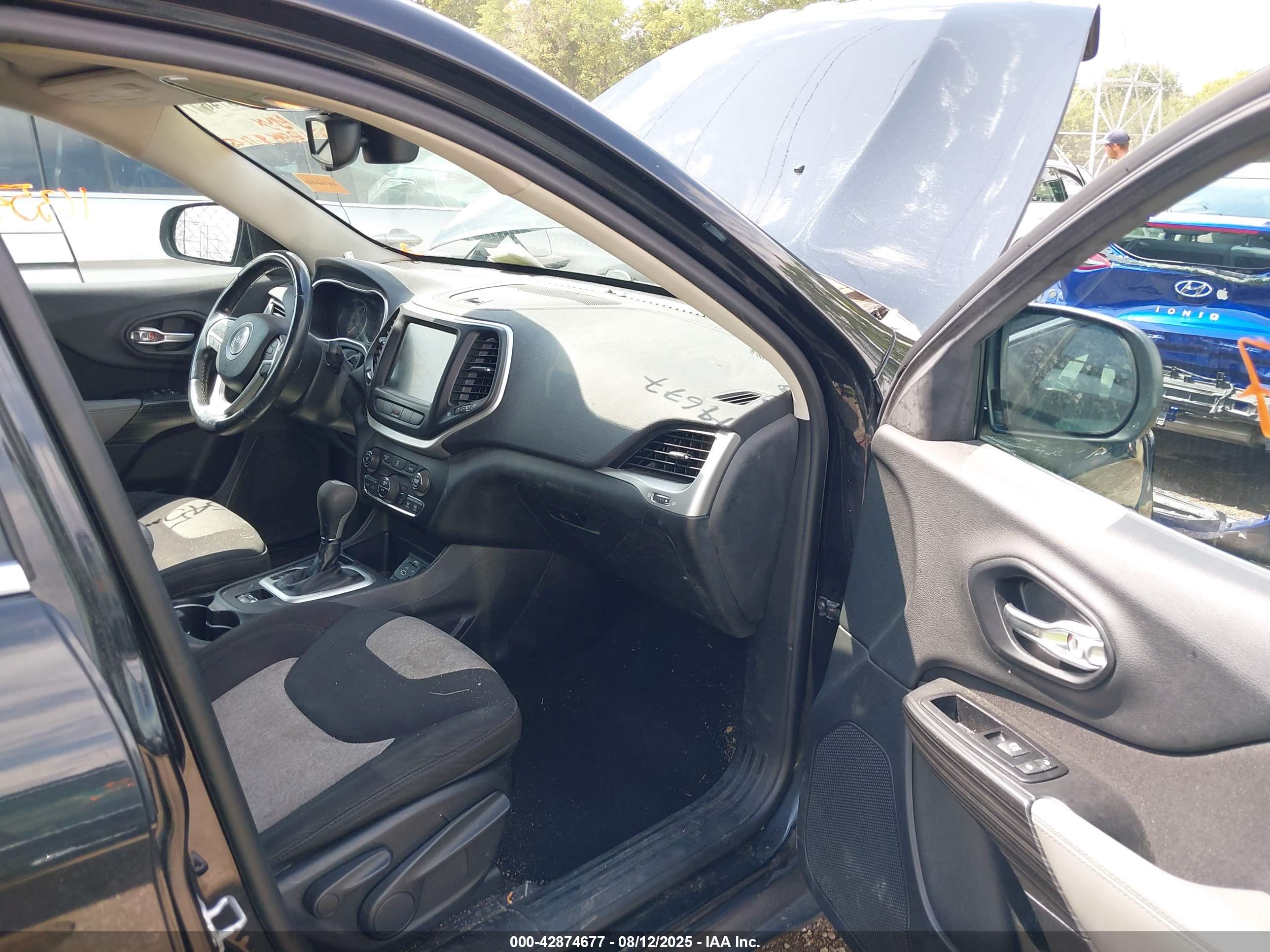 JEEP CHEROKEE image 5