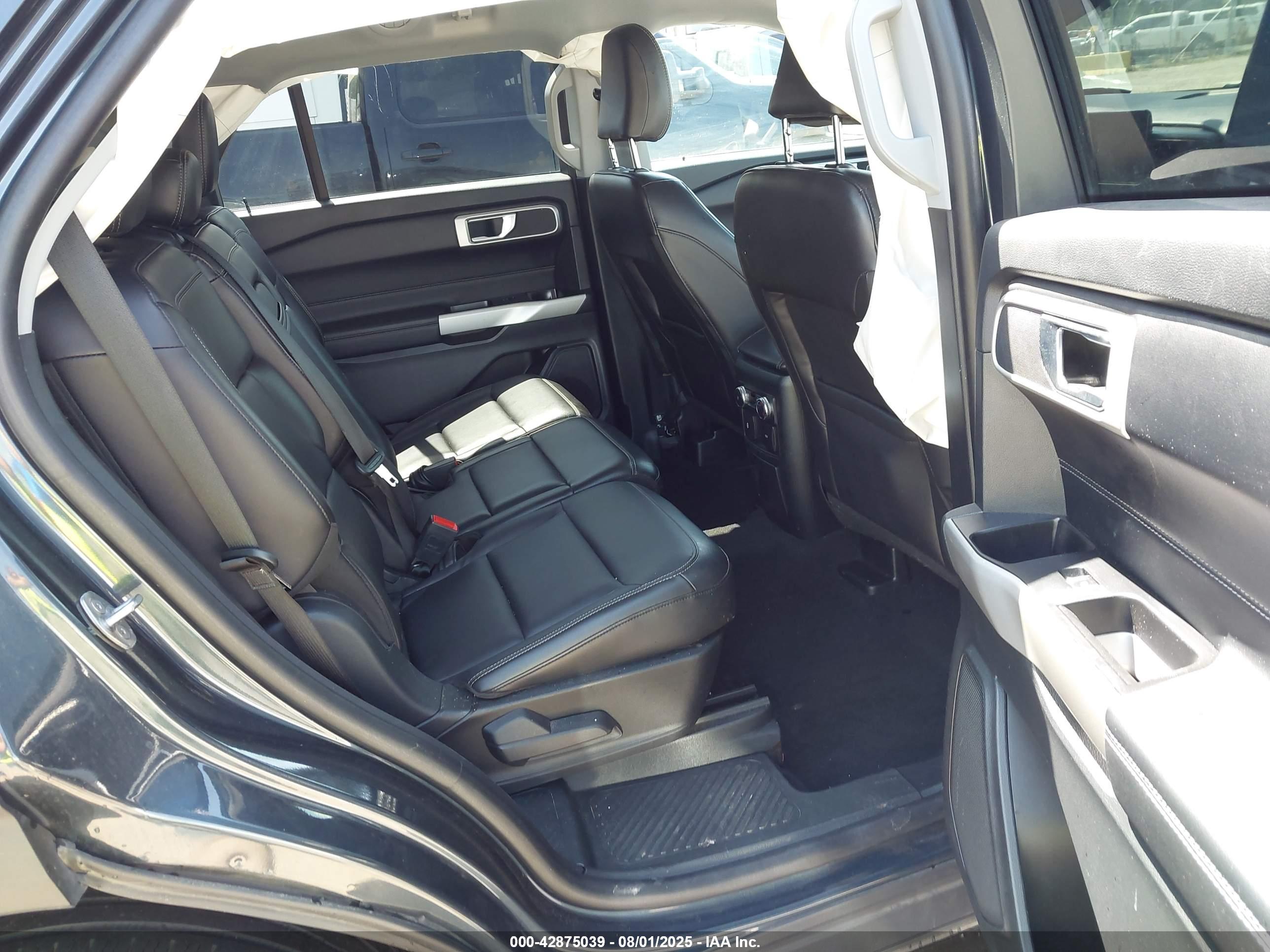 FORD EXPLORER image 8