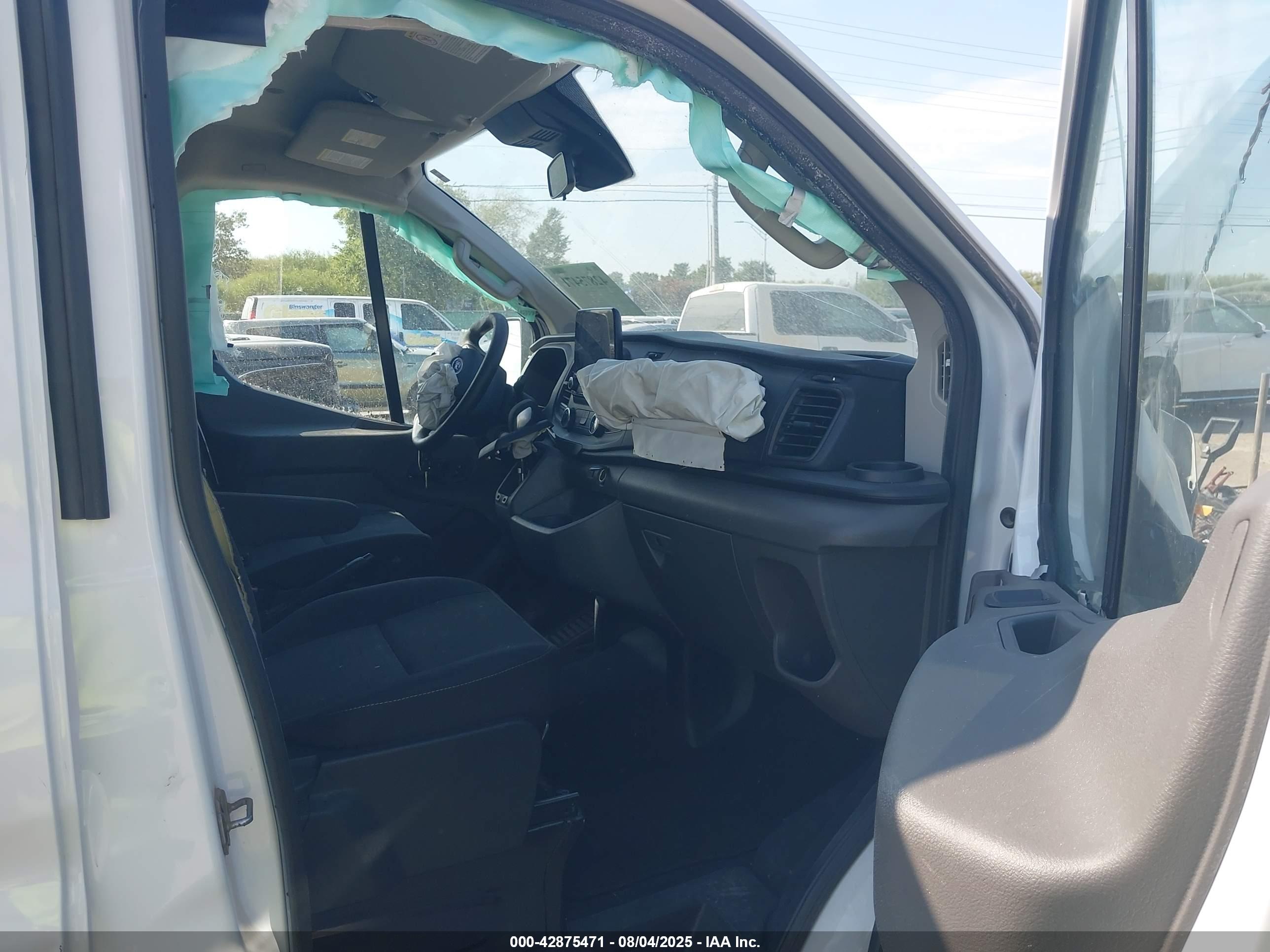 FORD TRANSIT-150 image 5